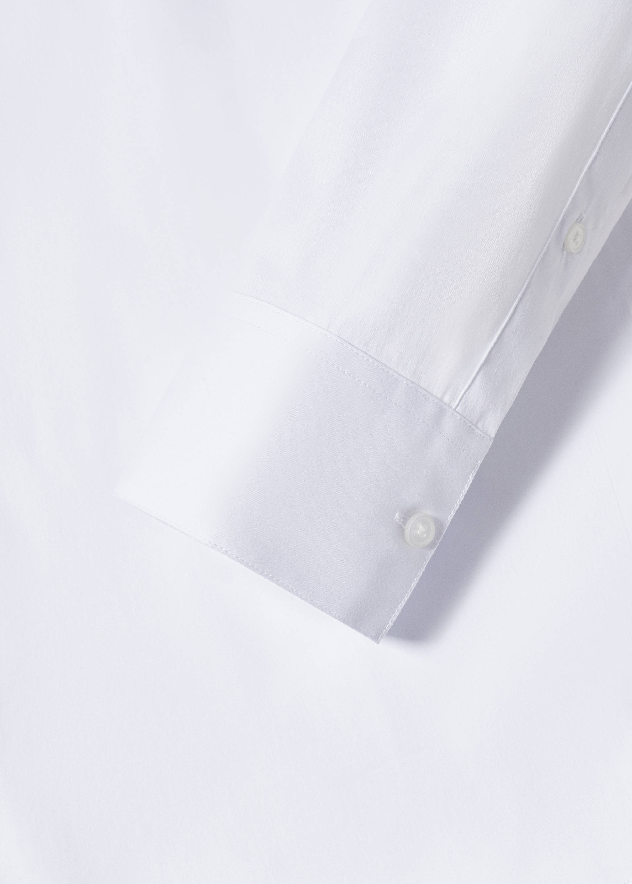 Camisa slim fit 100% lino - Vista detalle de puño