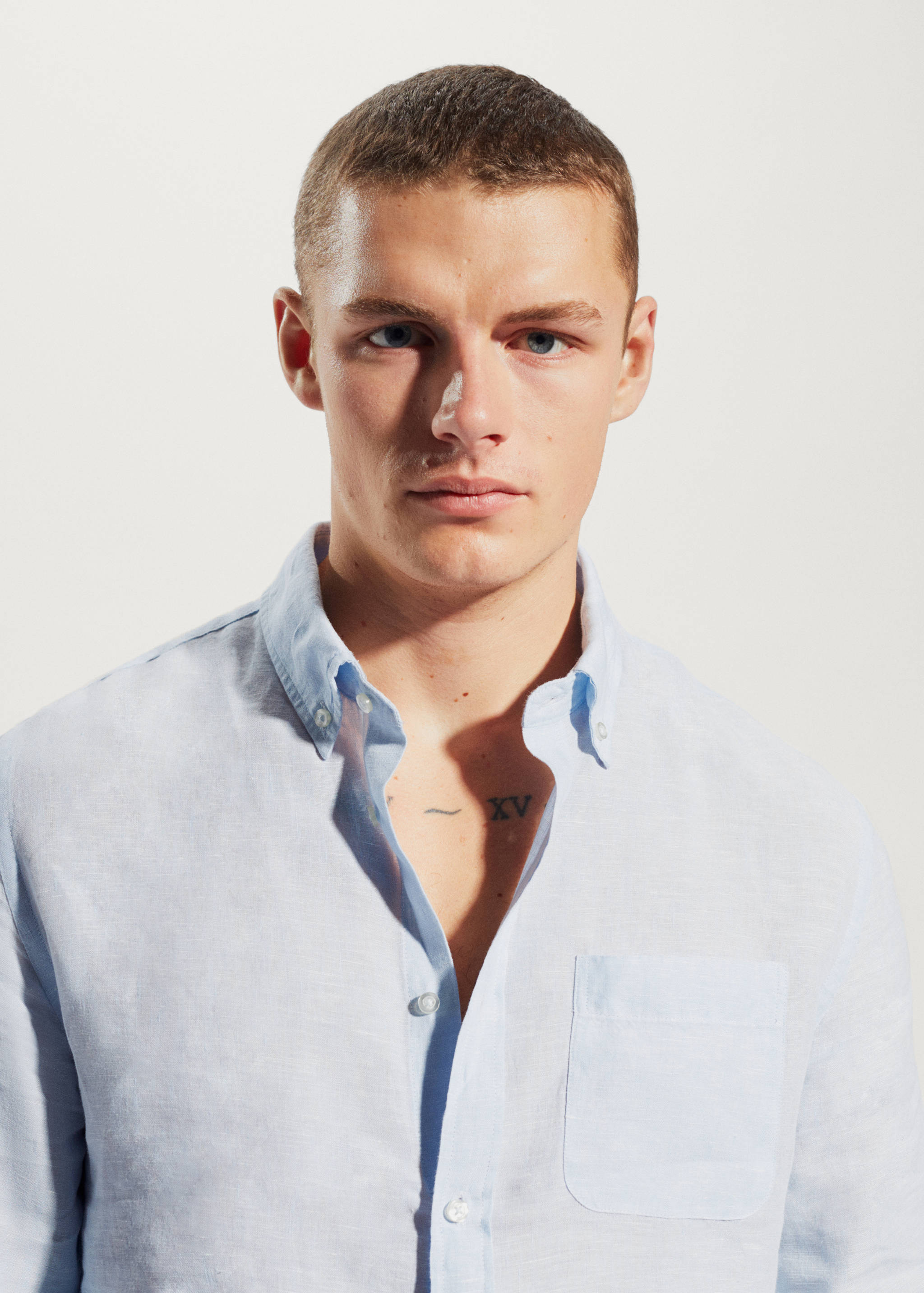 100% linen slim-fit shirt - Details of the article 1