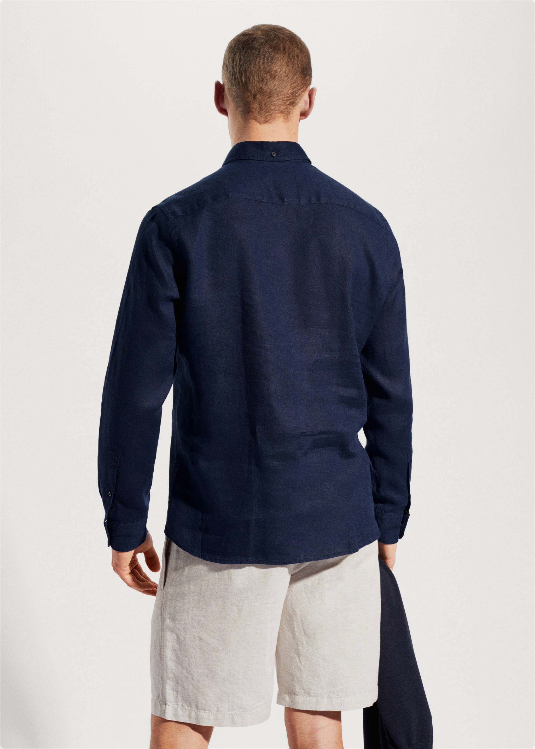 100% linen slim-fit shirt - Reverse of the article