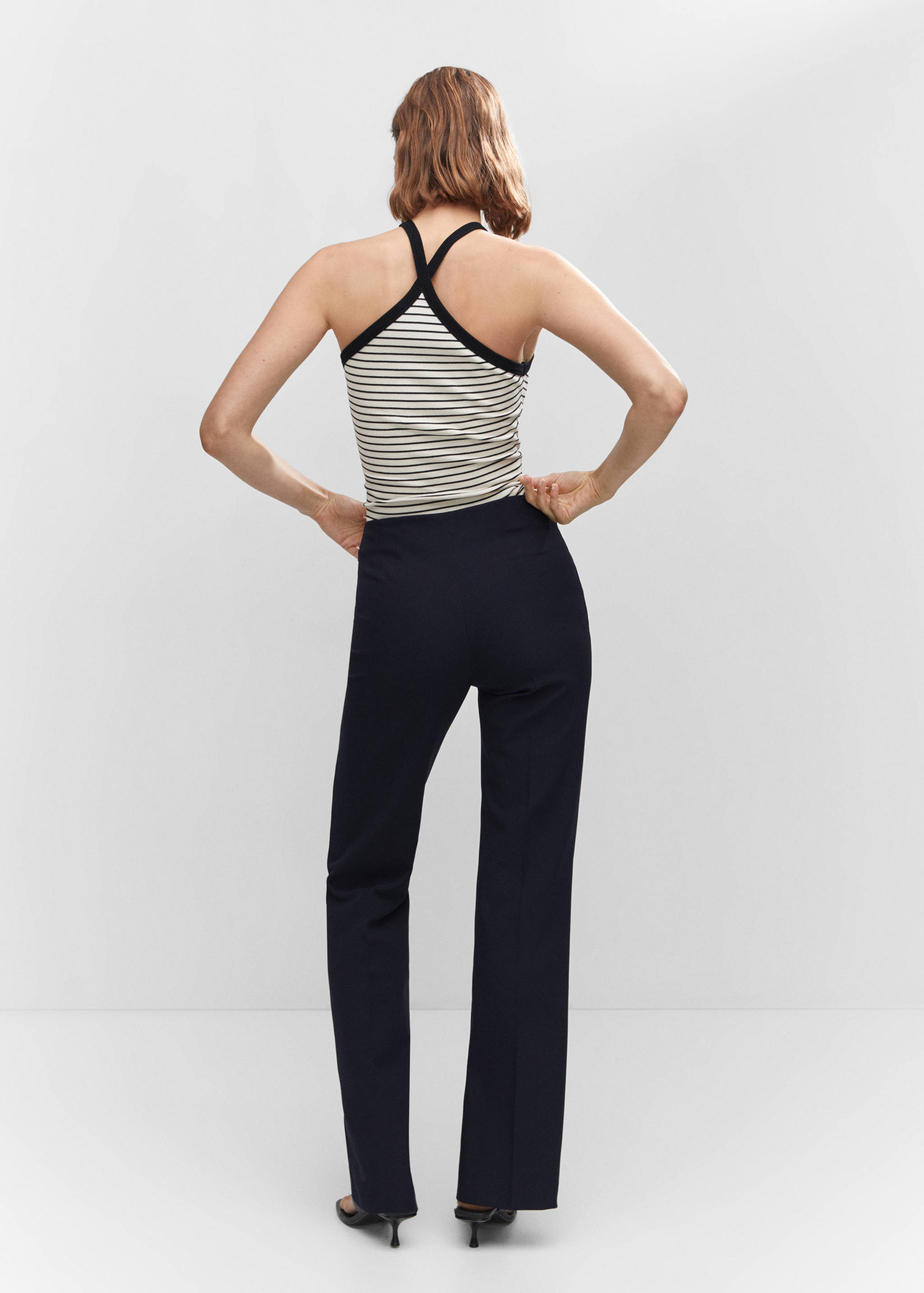 Top punto cuello halter - Reverso del artículo