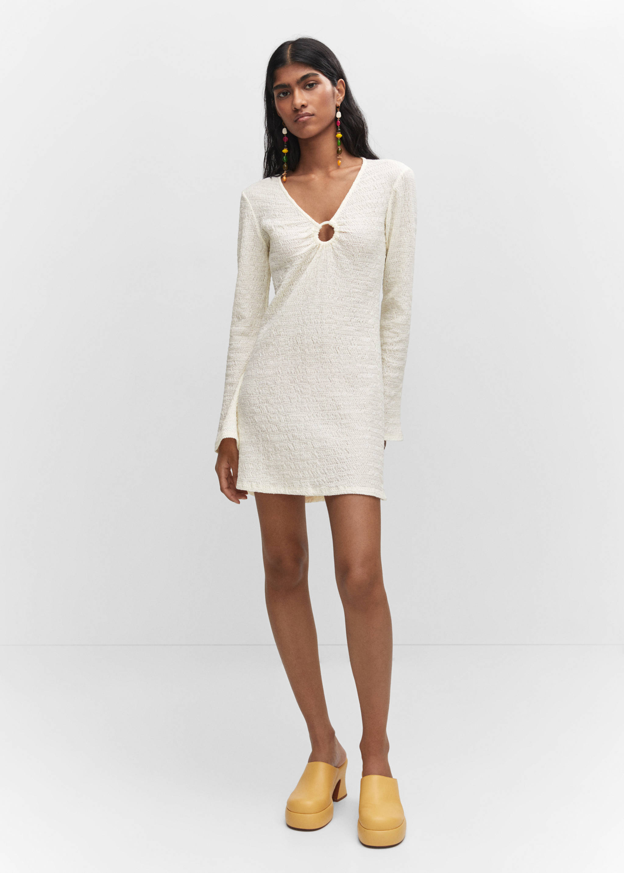 Šaty se strukturou a detailem kroužku - Celkový náhled