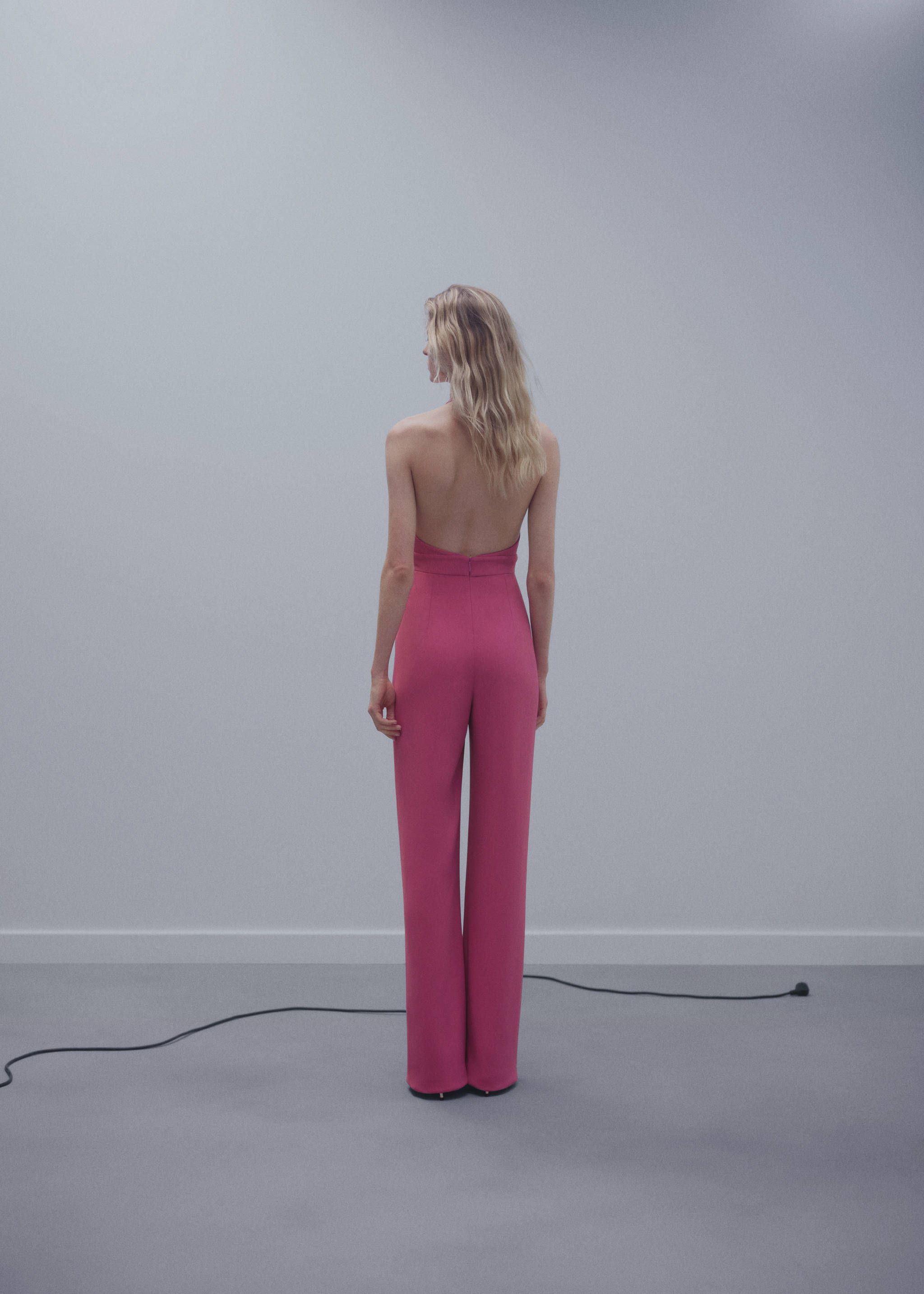 Halterjumpsuit met strikdetail - Achterkant van het artikel