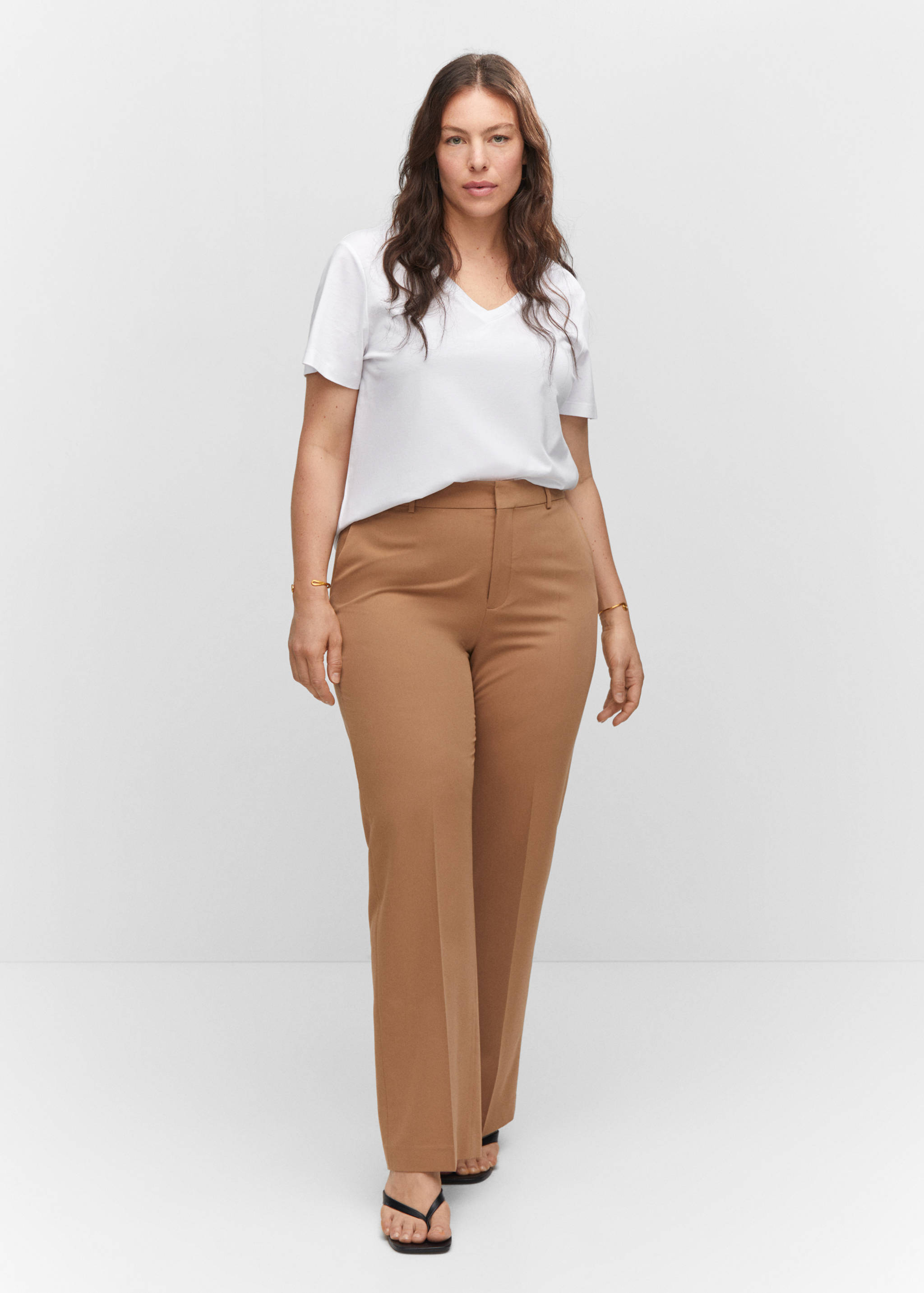 V-neck cotton T-shirt - Details of the article 3