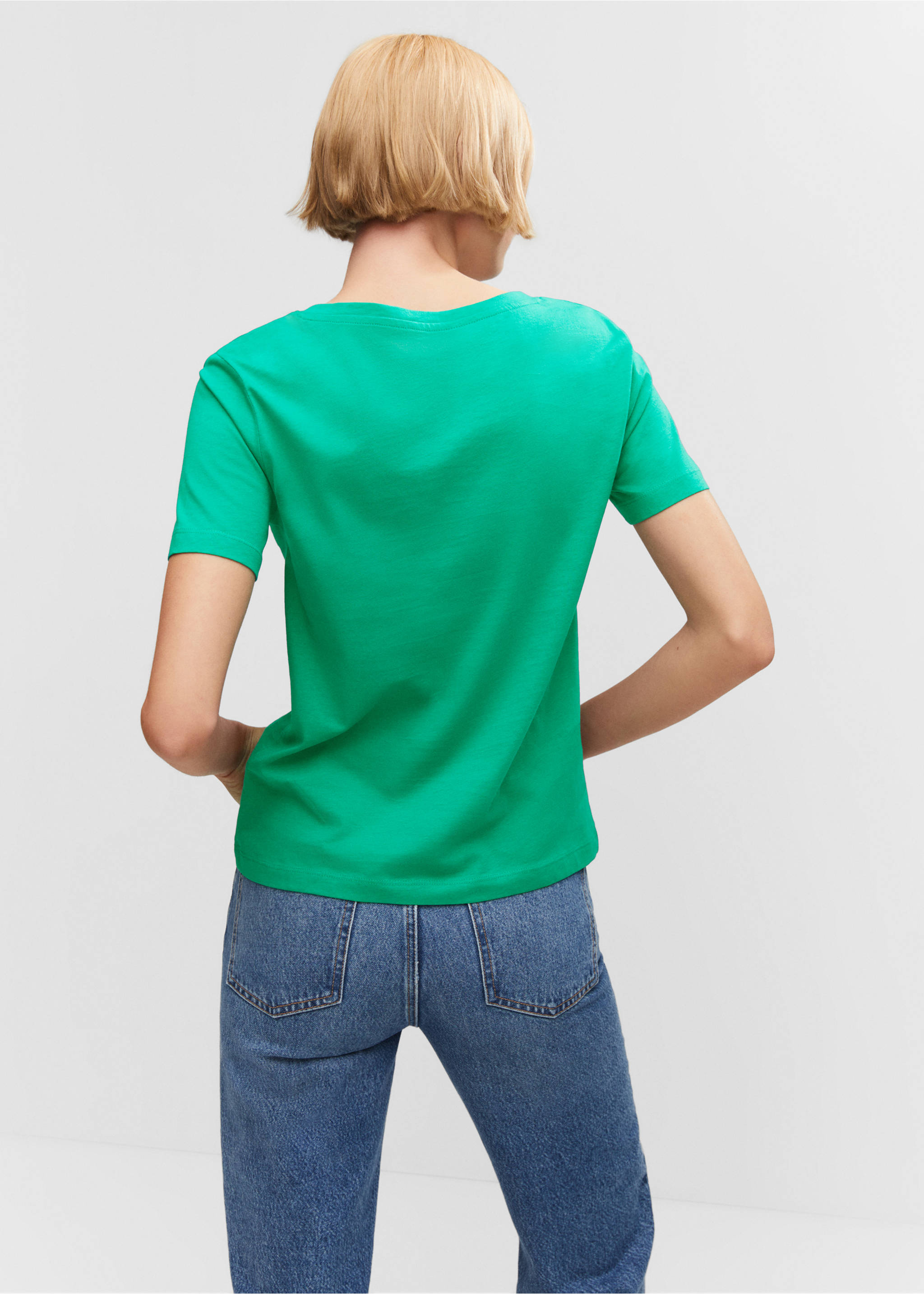 V-neck cotton T-shirt - Reverse of the article, Green. Ref: 57082001-00.