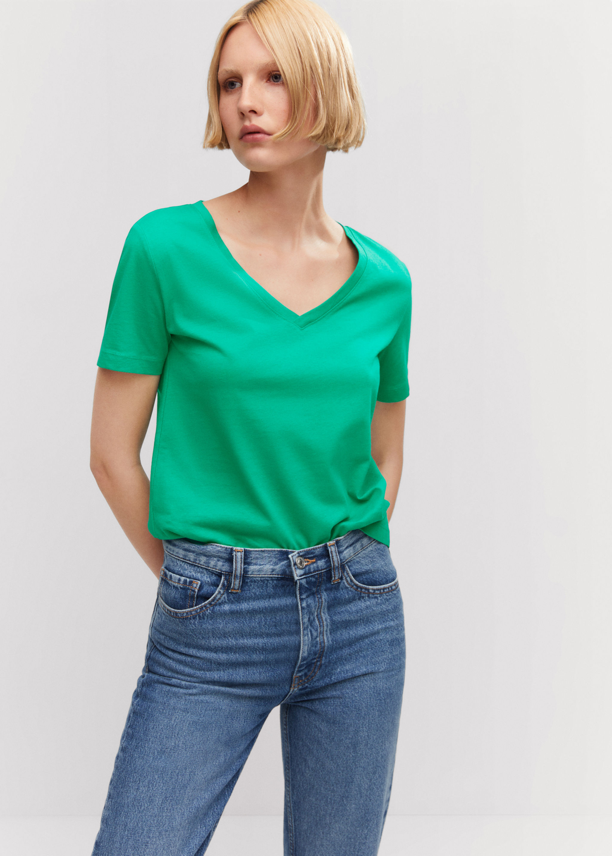 Baumwoll-T-Shirt, V-Ausschnitt - Mittlere Ansicht