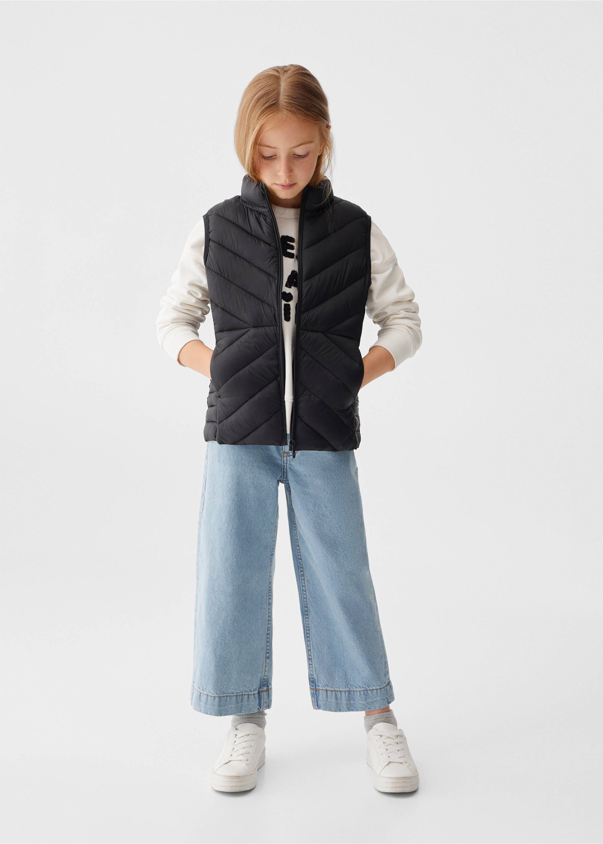 Quilted gilet - General plane, Black. Ref: 57082507-00.