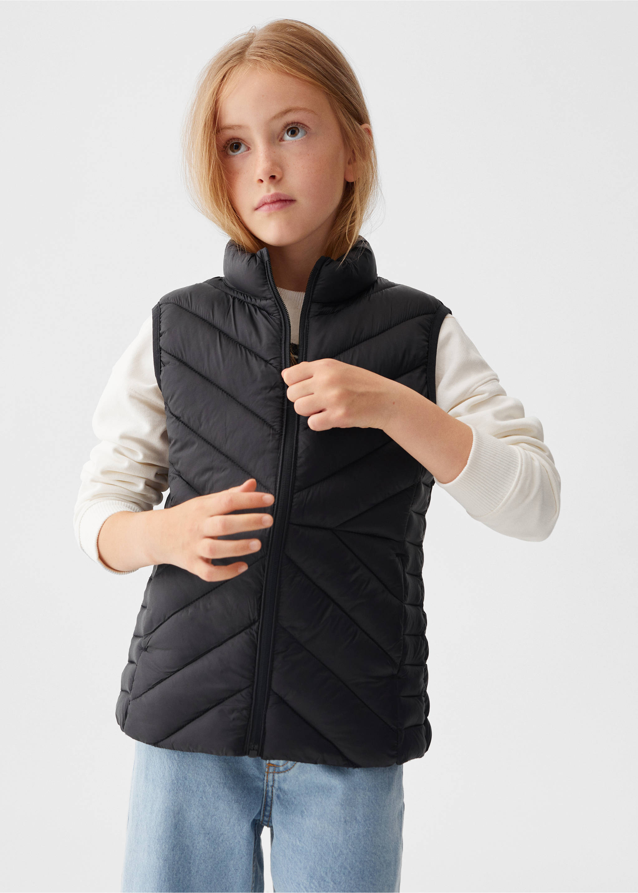 Quilted gilet - Medium plane, Black. Ref: 57082507-00.