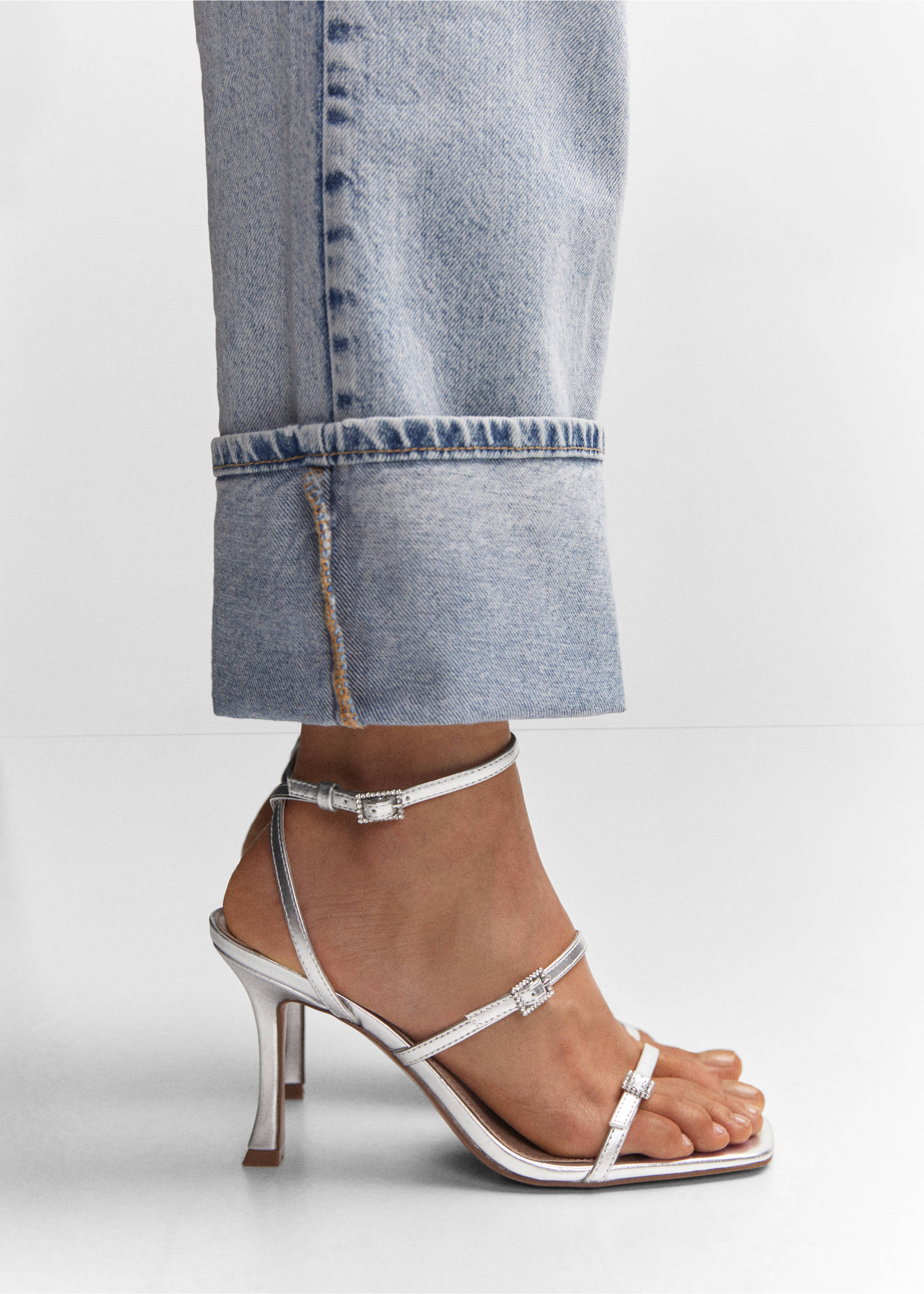 Metallic heel sandals - Details of the article 9, Silver. Ref: 57082889-00.