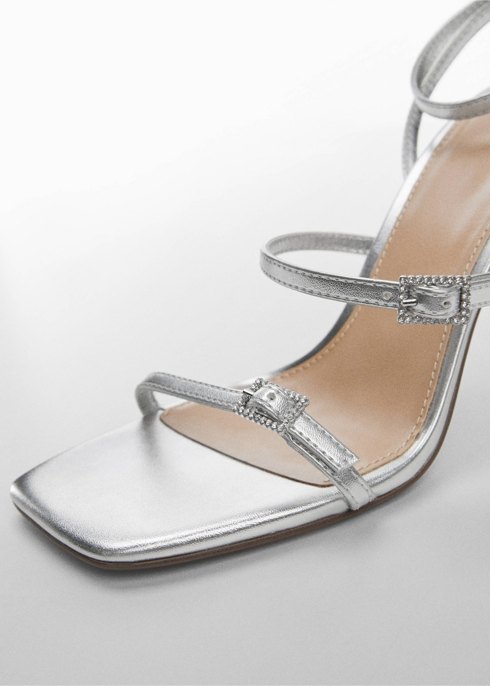 Metallic heel sandals - Details of the article 1, Silver. Ref: 57082889-00.