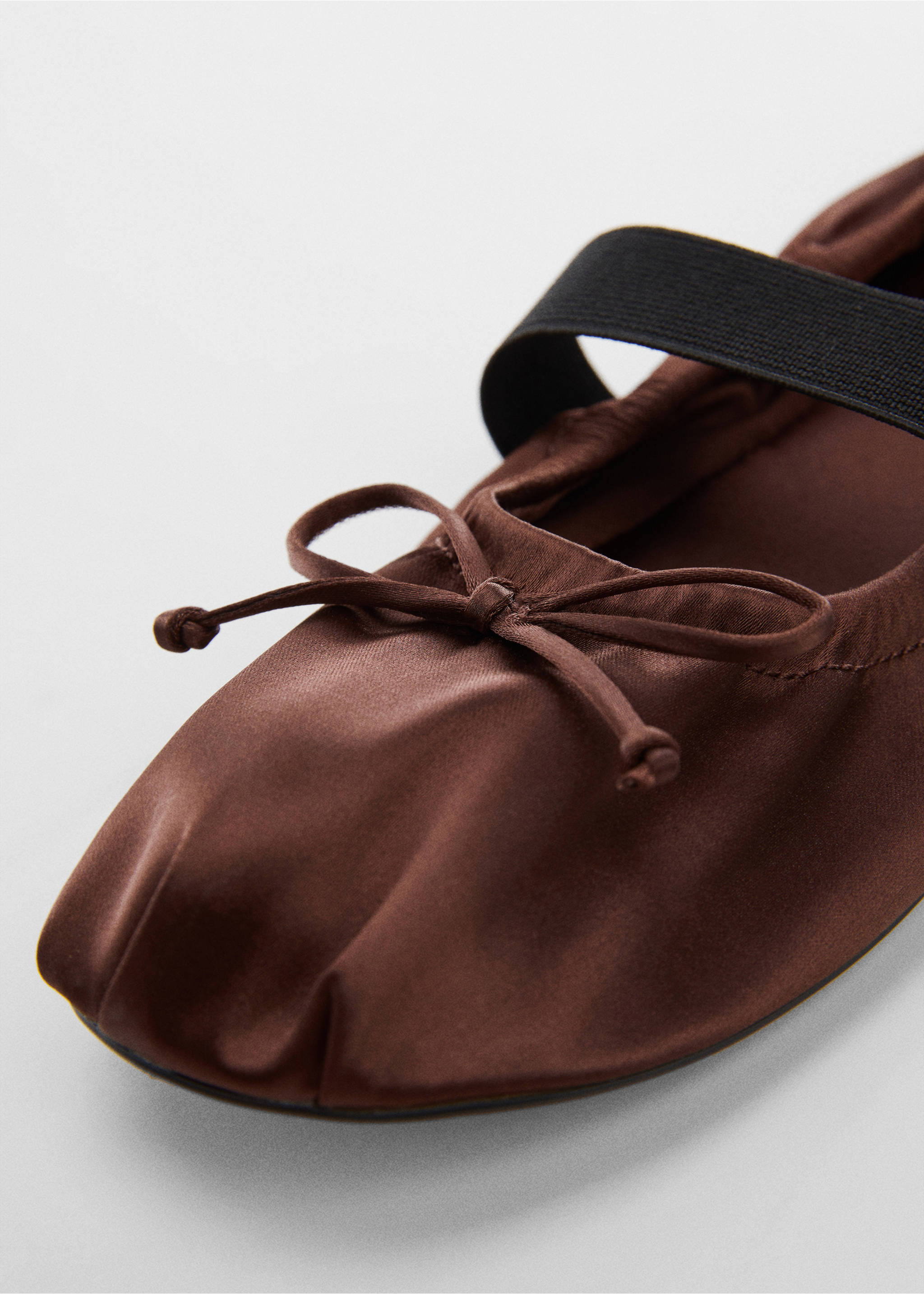 Elastic satin ballet flats - Details of the article 2, Chocolate. Ref: 57083795-00.