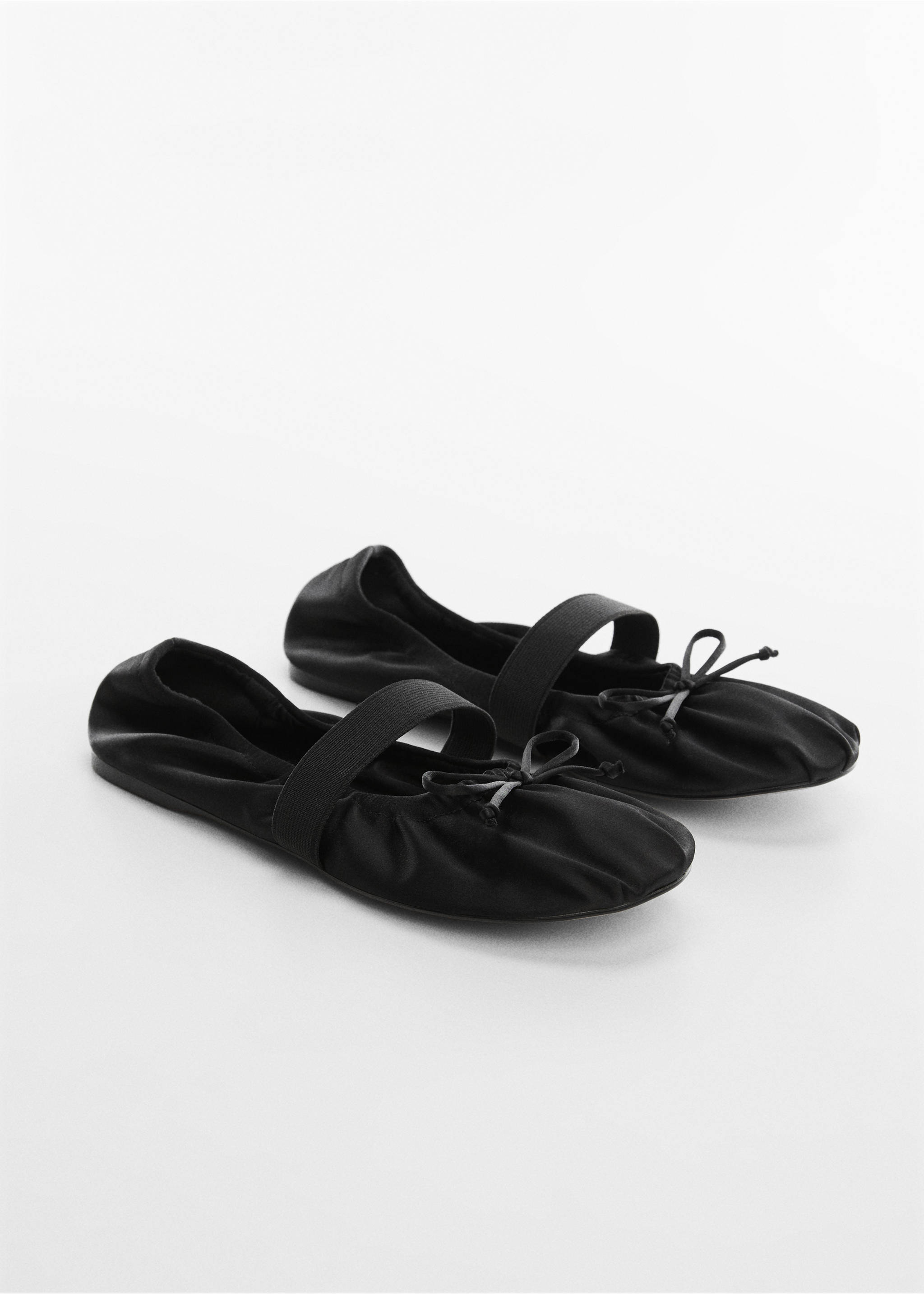 Elastic satin ballet flats - Medium plane, Black. Ref: 57083795-00.