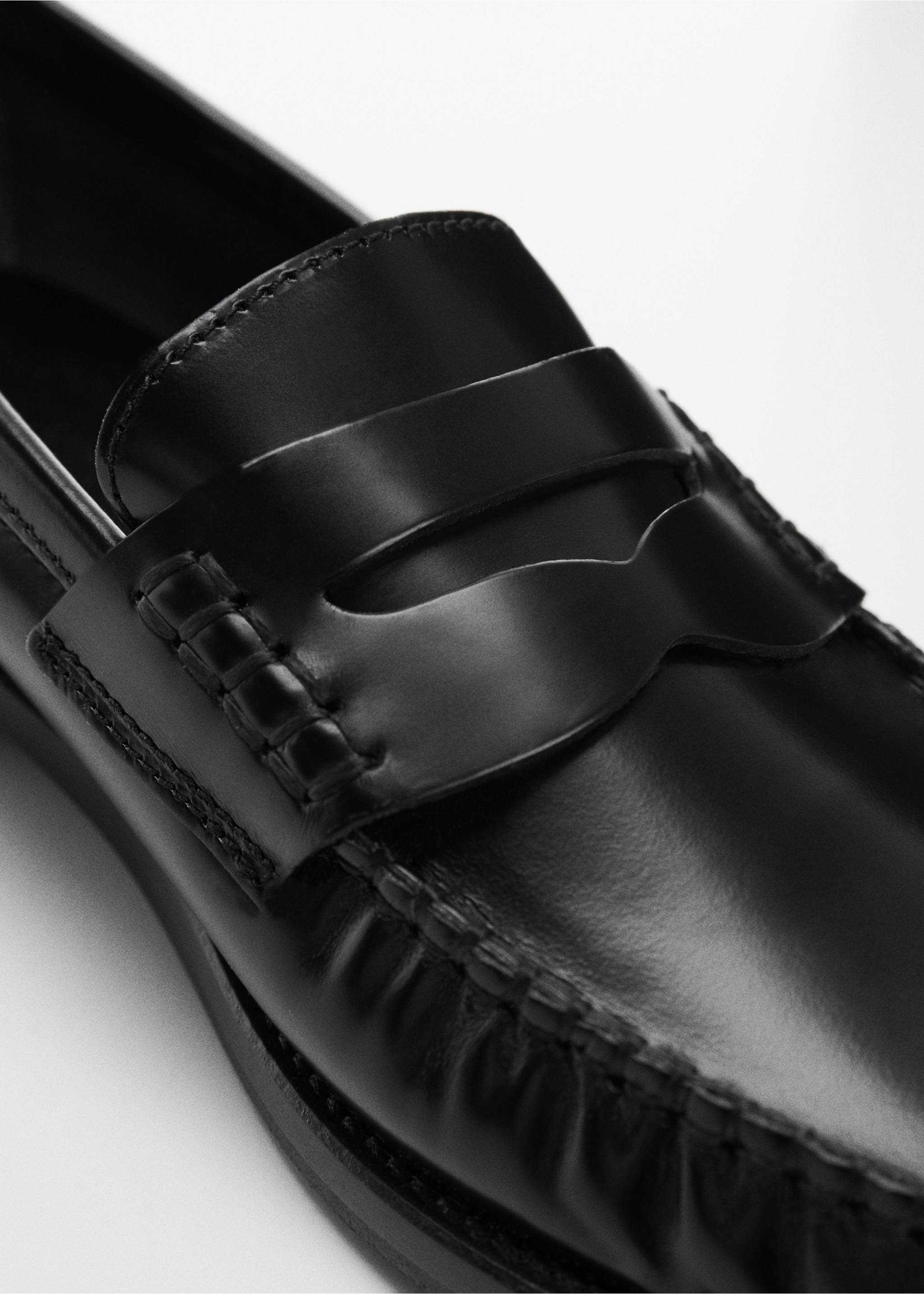 Leather penny loafers - Details of the article 2, Black. Ref: 57084388-00.
