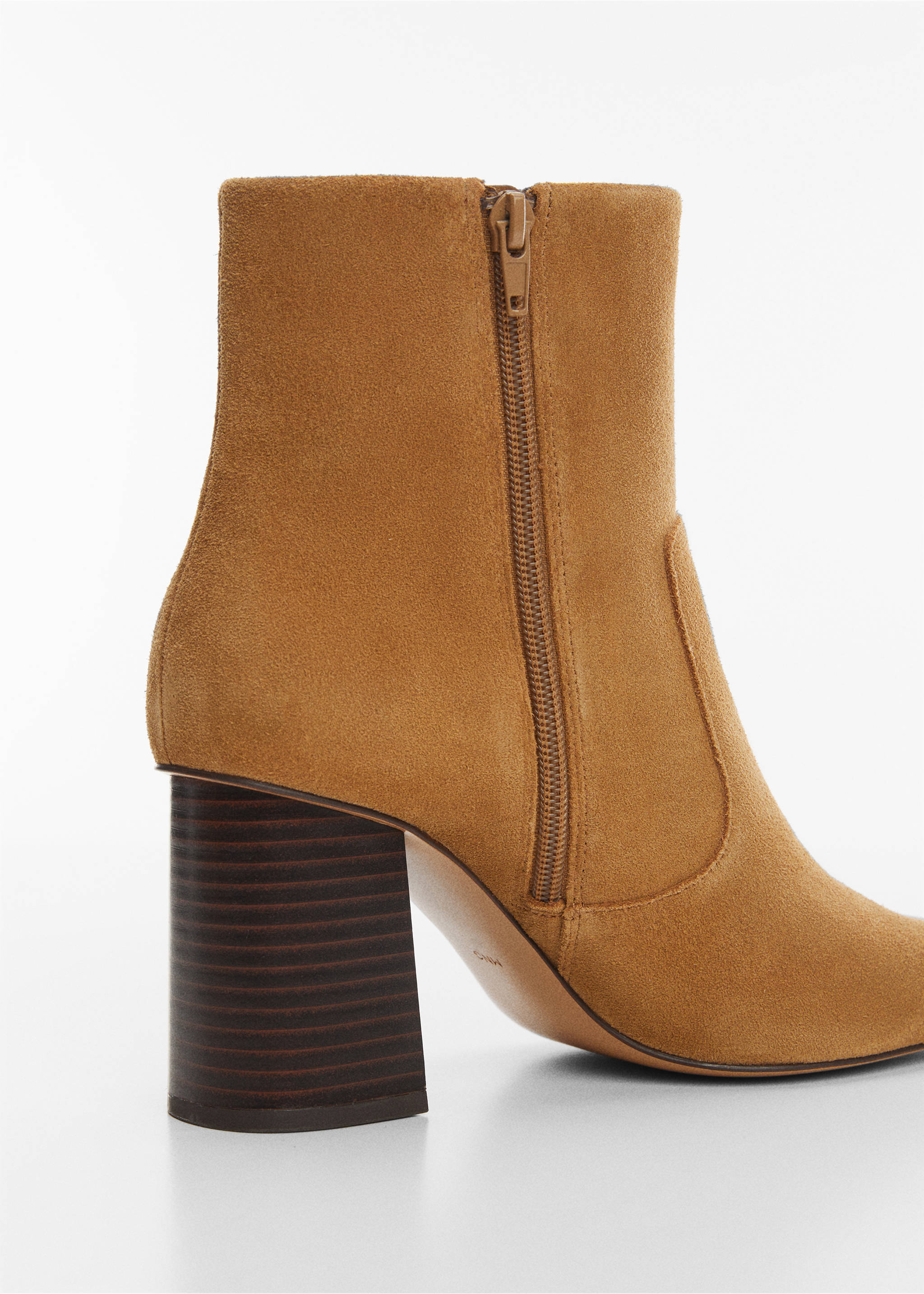 Stiefelette aus Rauleder mit Absatz - Detail des Artikels 1, Braun. Ref: 57084389-00.