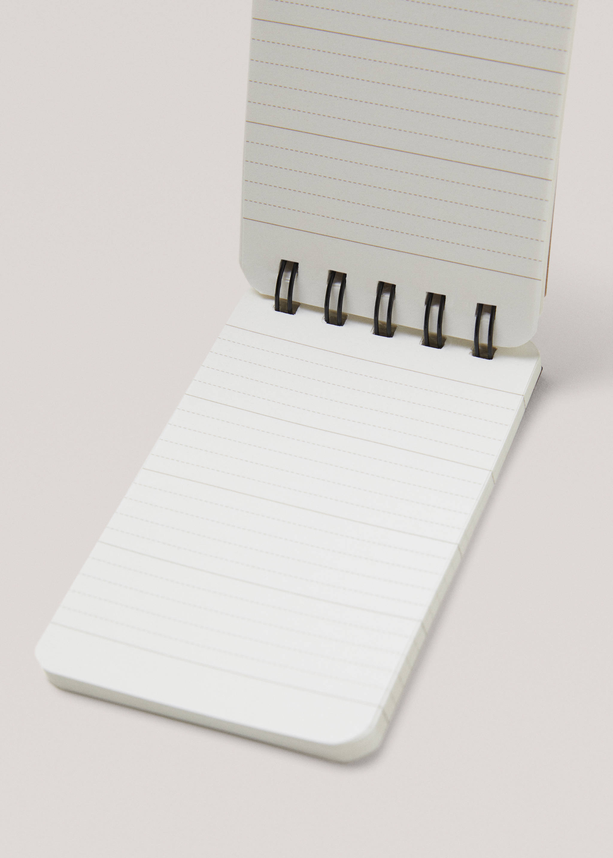 Spiral notebook - Details of the article 6