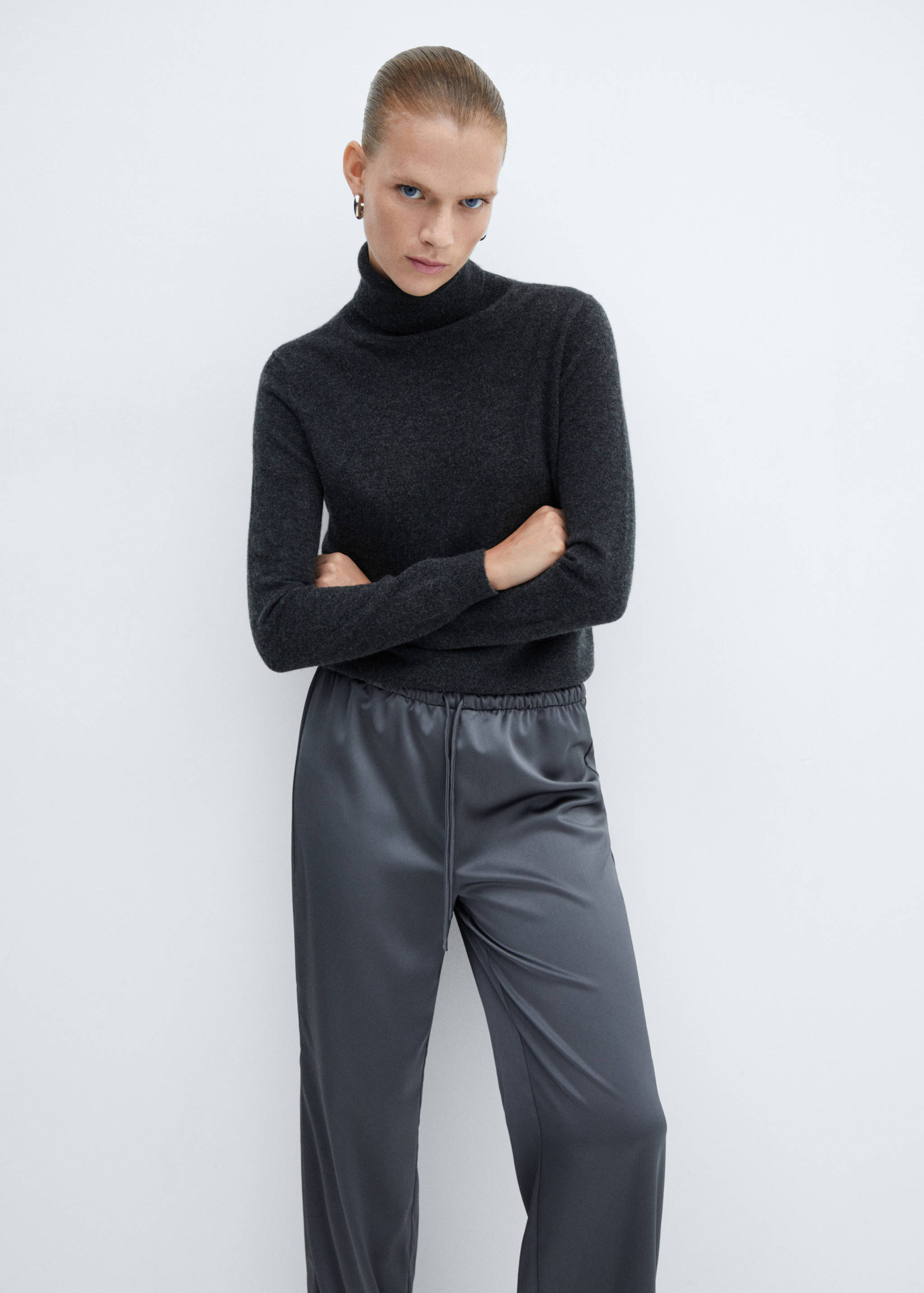 Satin-finish elastic waist pants - Details of the article 1