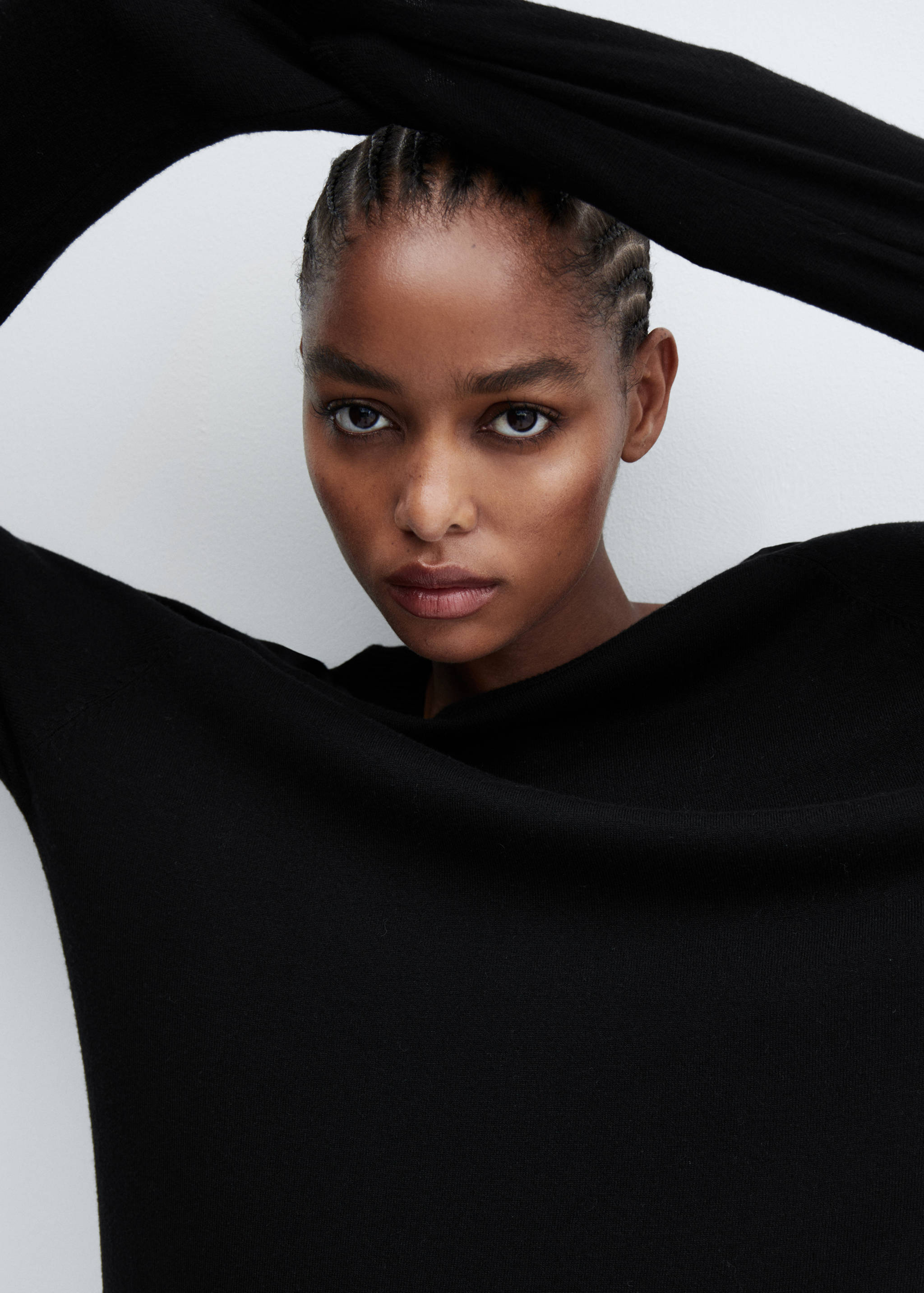 Round-neck knitted dress - Details of the article 1