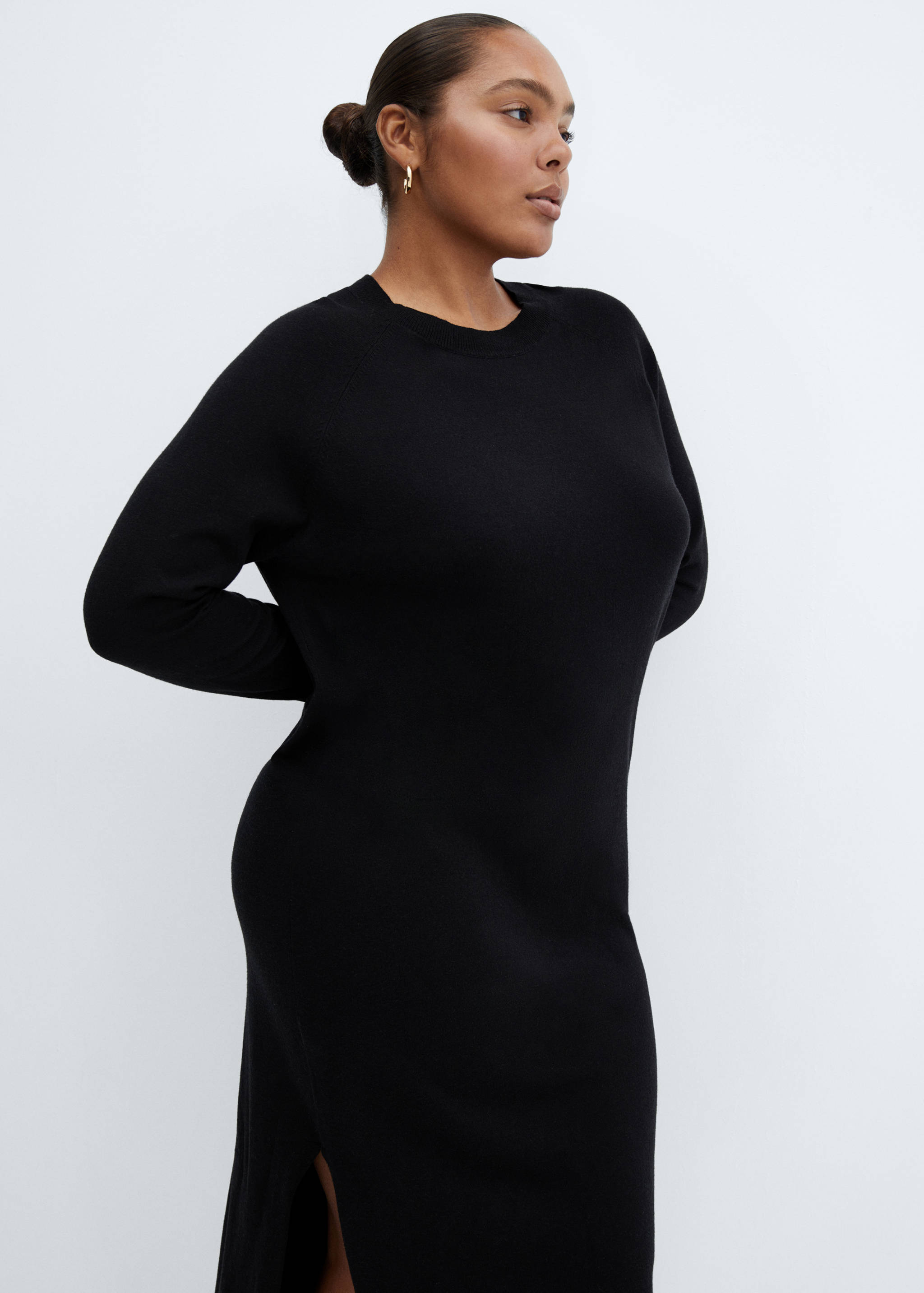 Round-neck knitted dress - Details of the article 5