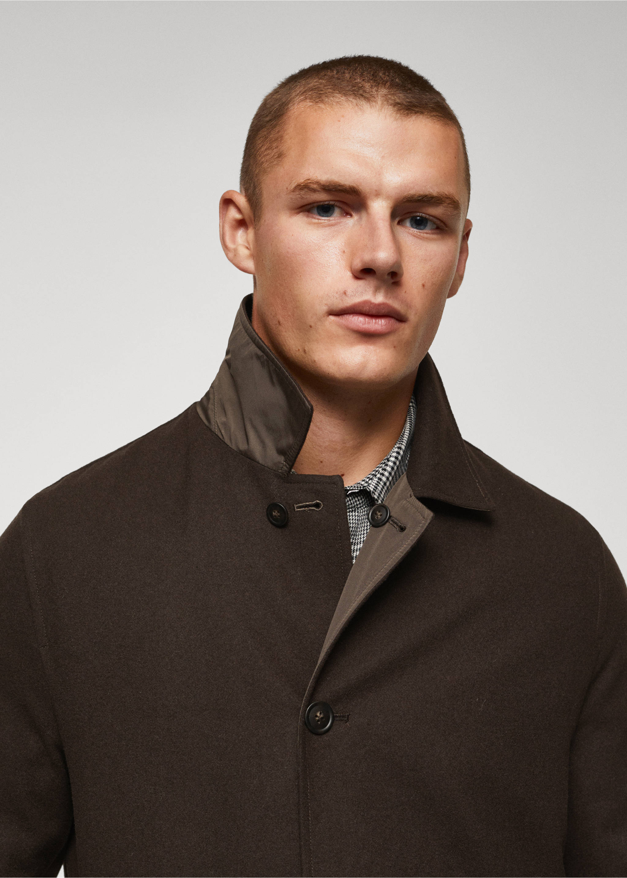 Reversible recycled wool trench coat - Details of the article 1, Brown. Ref: 57085945-00.