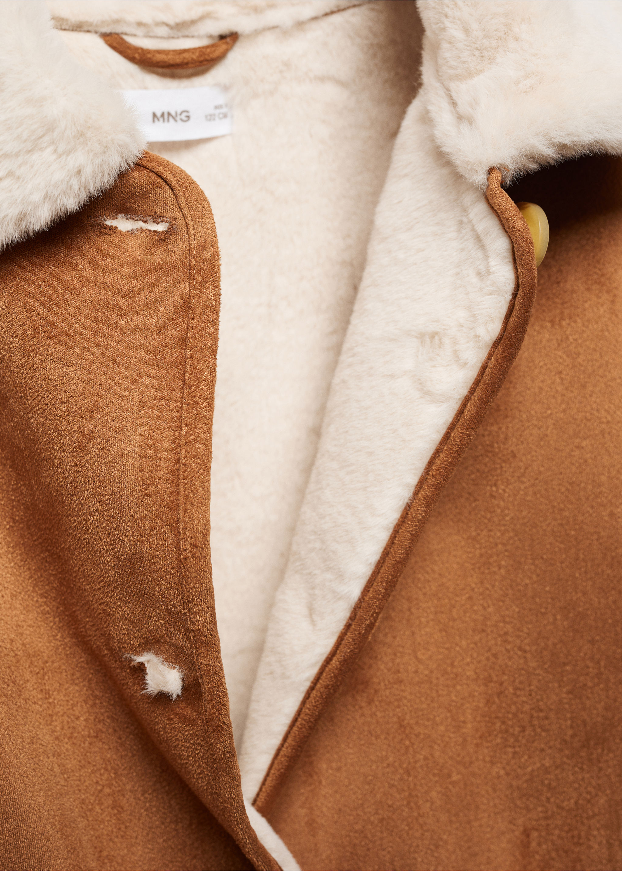 Coat with shearling-effect lining - Details of the article 8