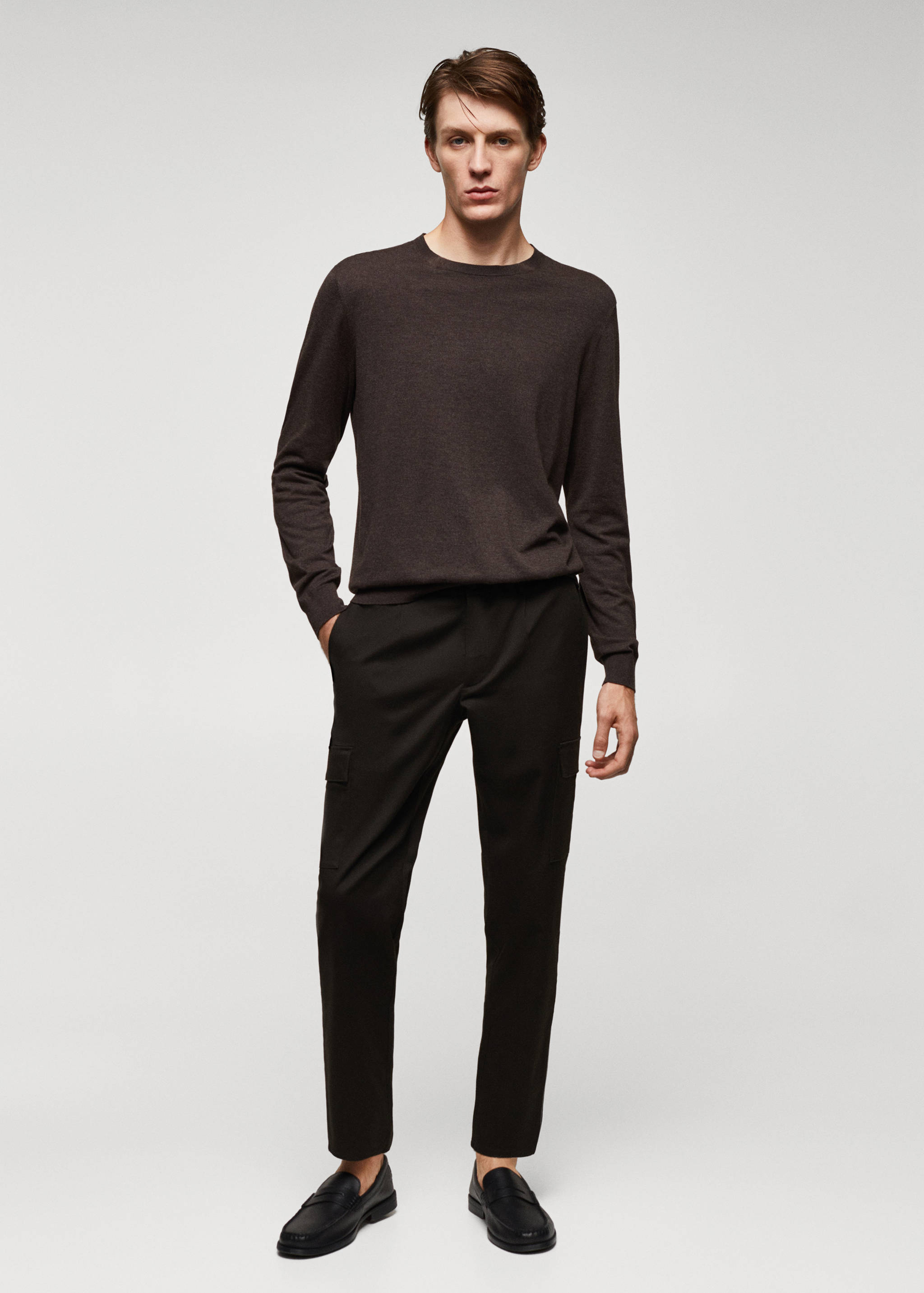 Slim-fit cotton cargo trousers - General plane