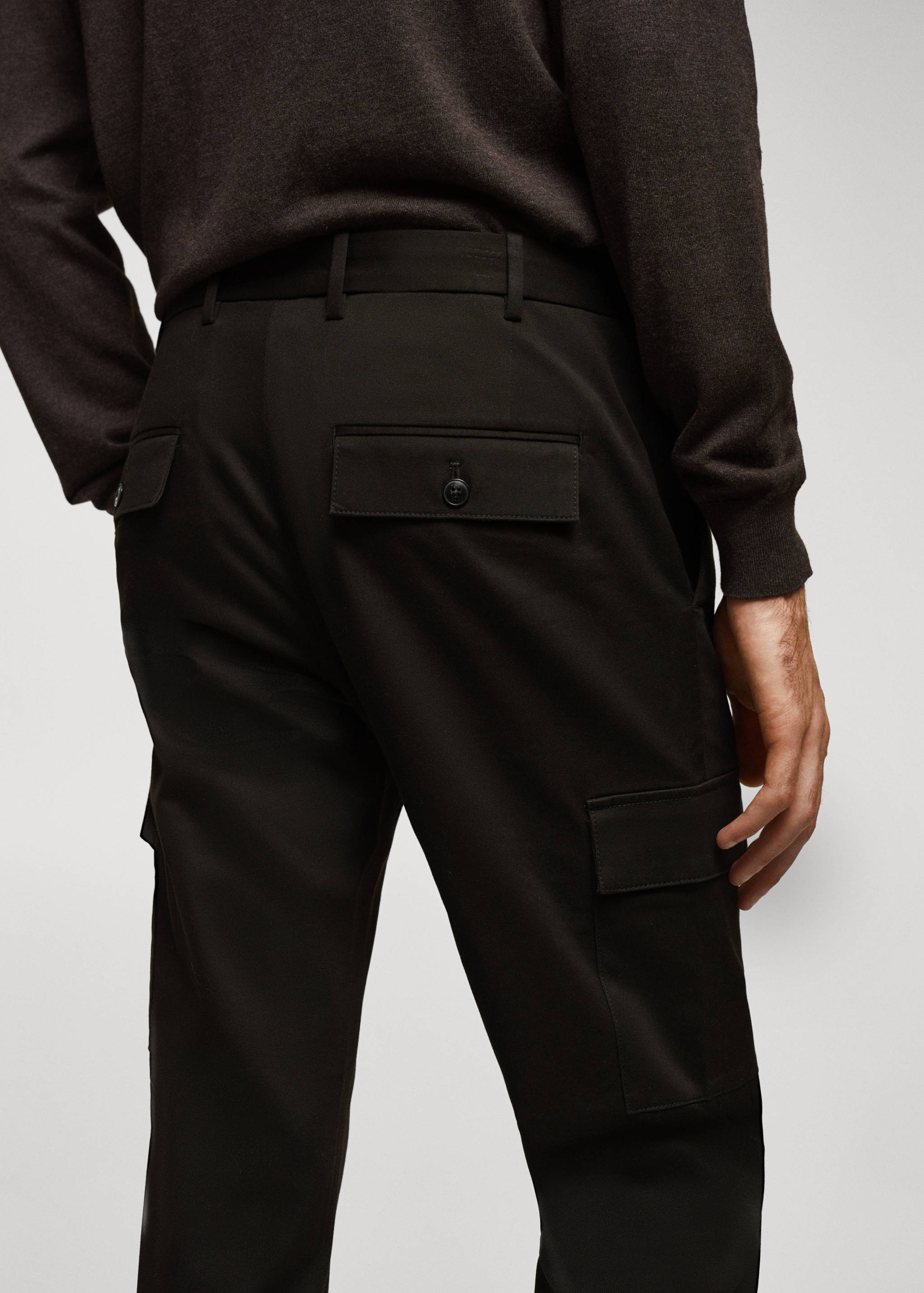 Slim-fit cotton cargo trousers - Details of the article 4