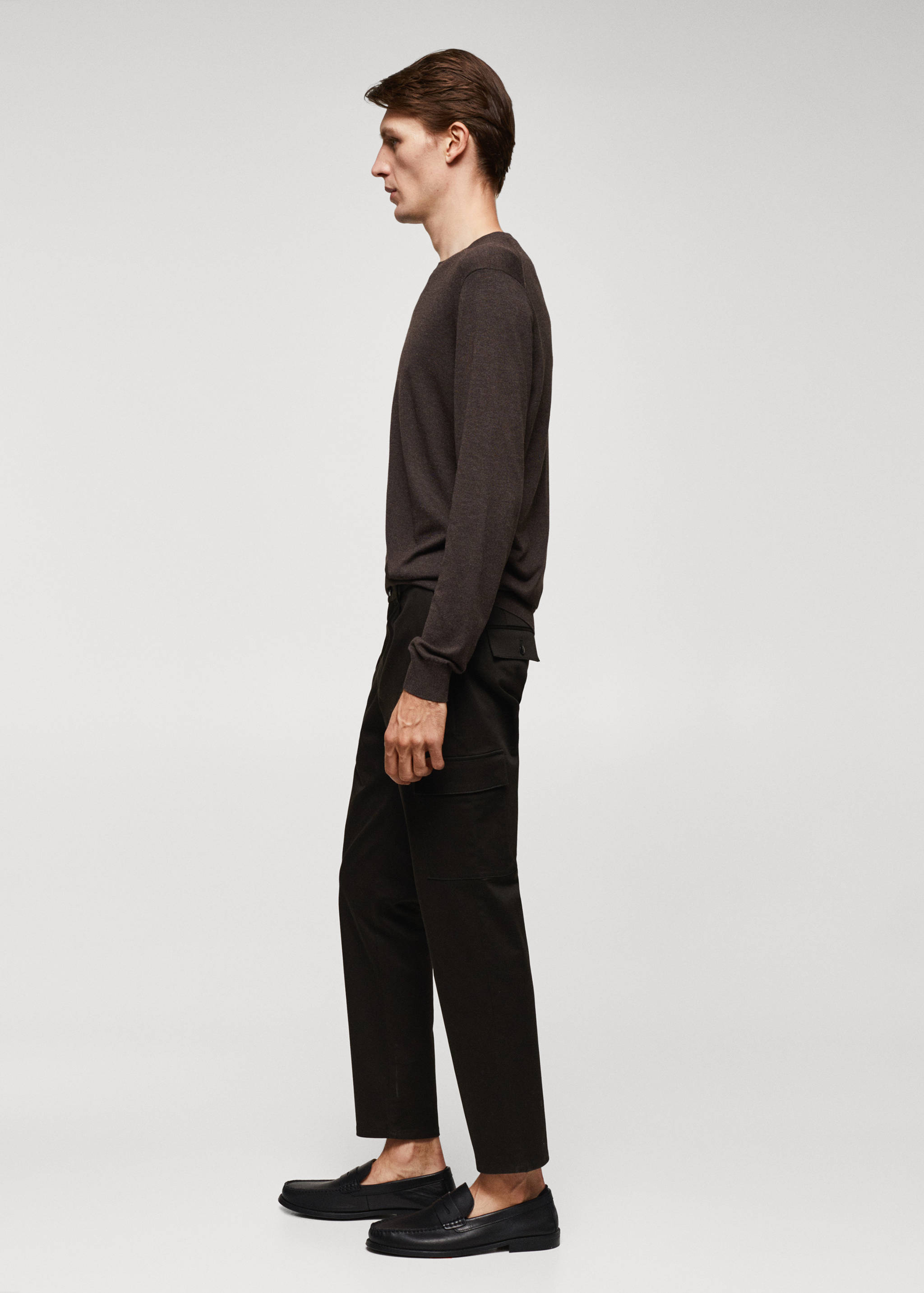 Slim-fit cotton cargo trousers - Details of the article 2