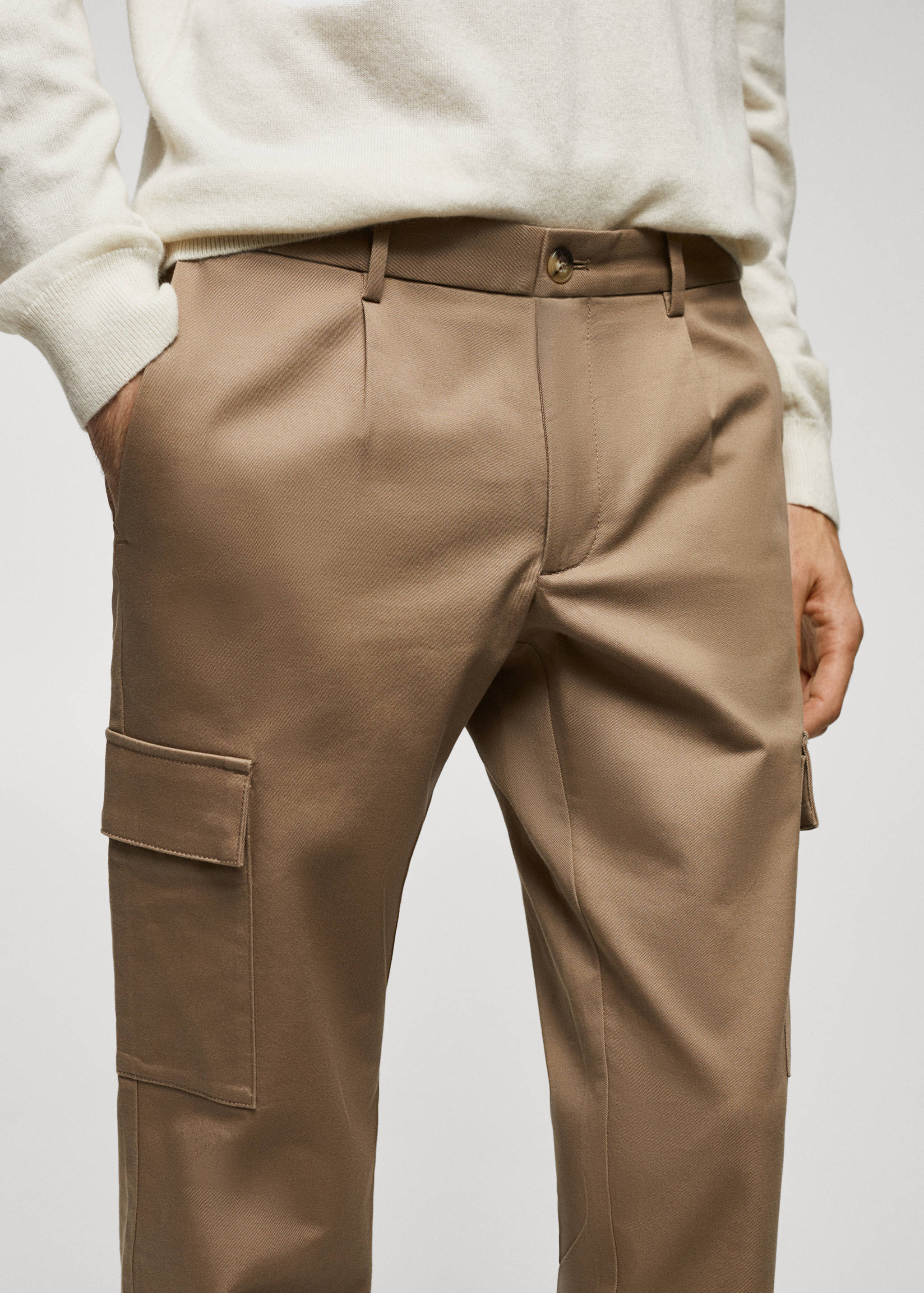Slim-fit cotton cargo trousers - Details of the article 1