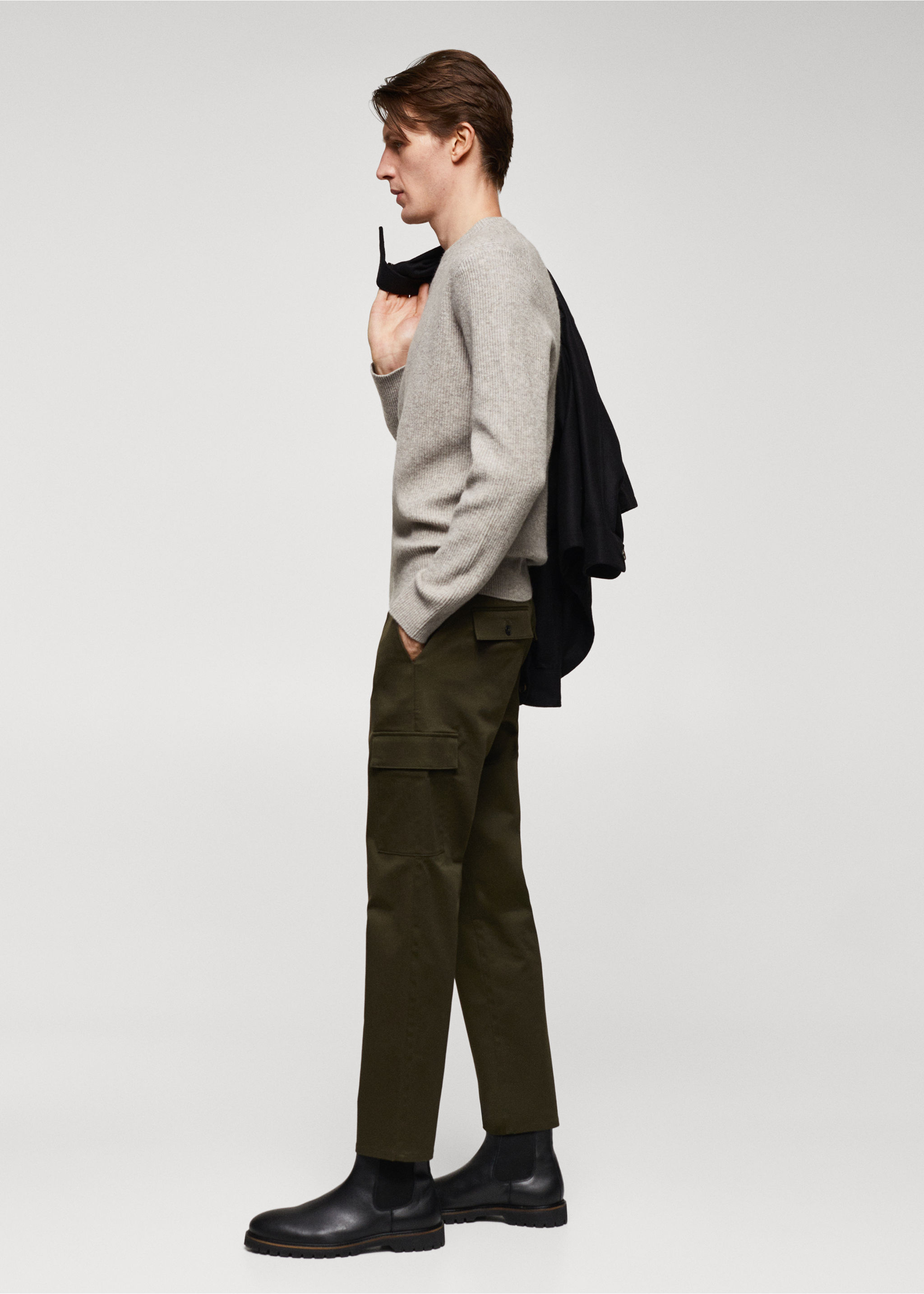 Slim-fit cotton cargo trousers - Details of the article 2