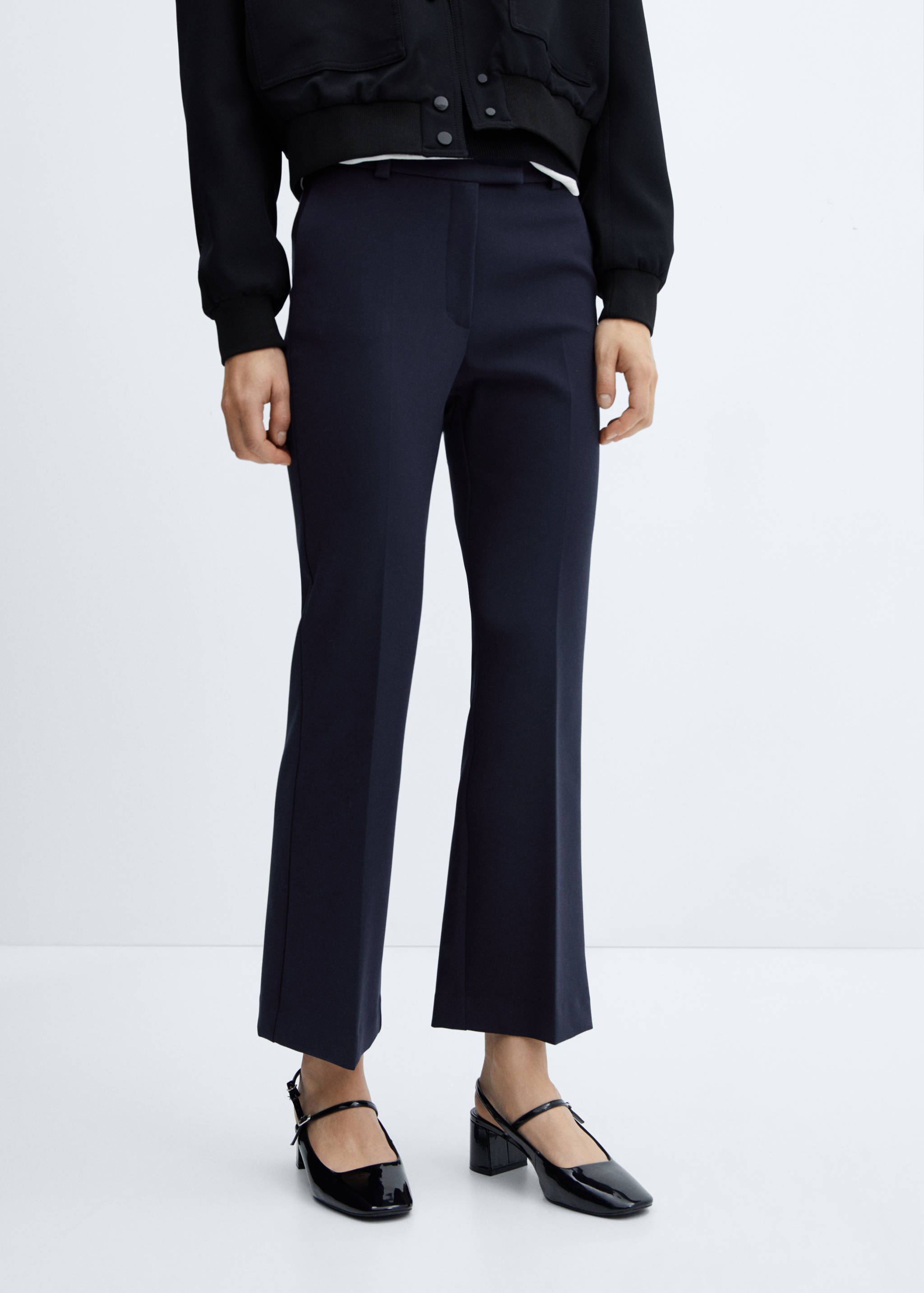 Pantalon évasé crop - Plan moyen