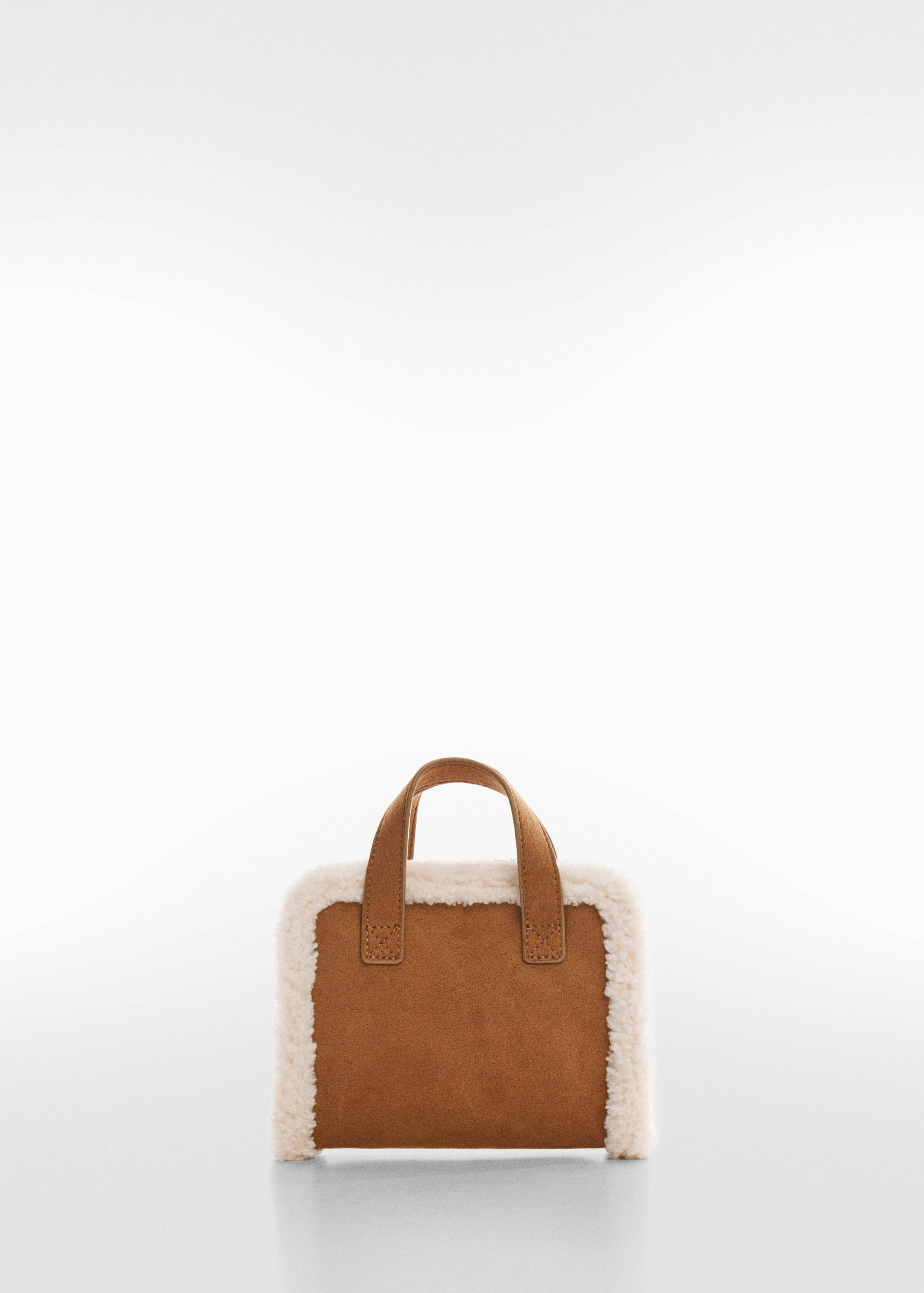 Tasche aus Kunstshearling - Artikel ohne Model