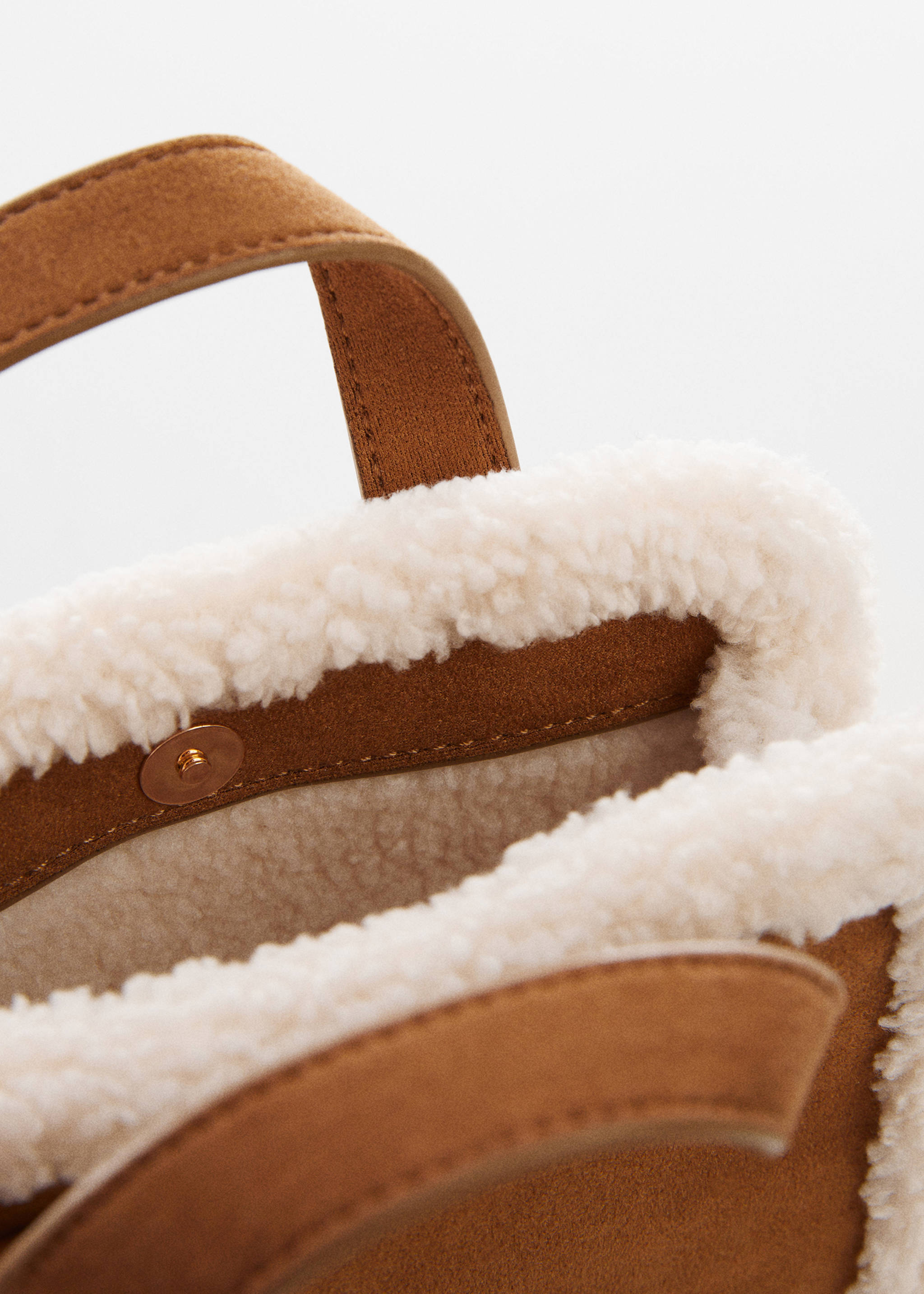 Tasche aus Kunstshearling - Detail des Artikels 2