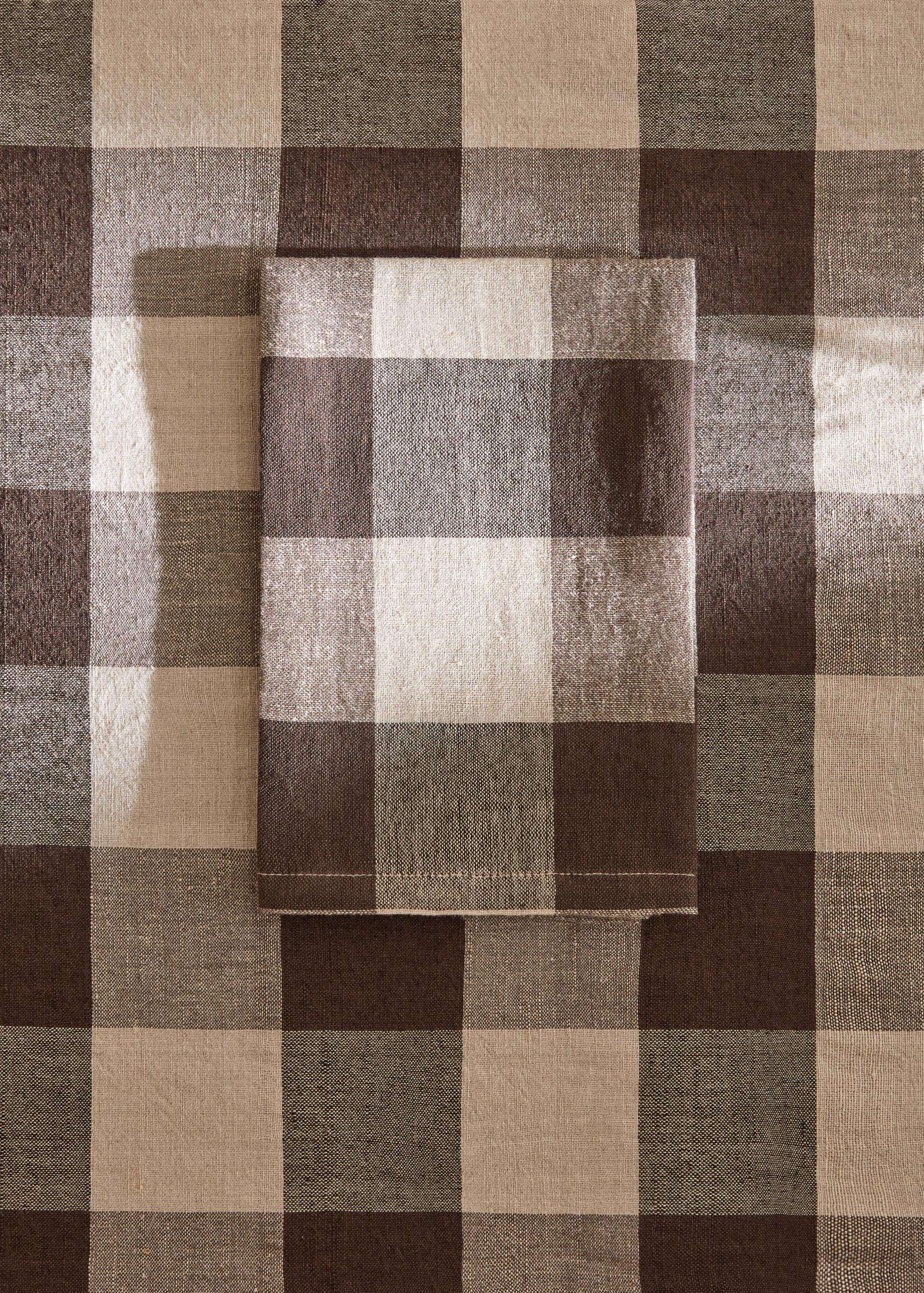 Pack de dois guardanapos de linho e algodão aos quadrados 45x45 cm - Plano geral