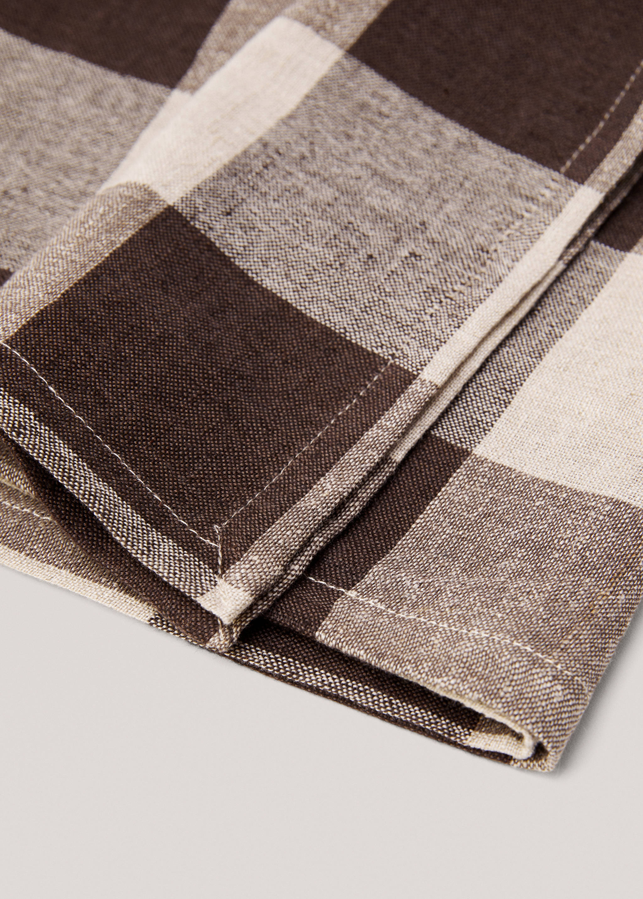 Pack de dois guardanapos de linho e algodão aos quadrados 45x45 cm - Pormenor do artigo 2
