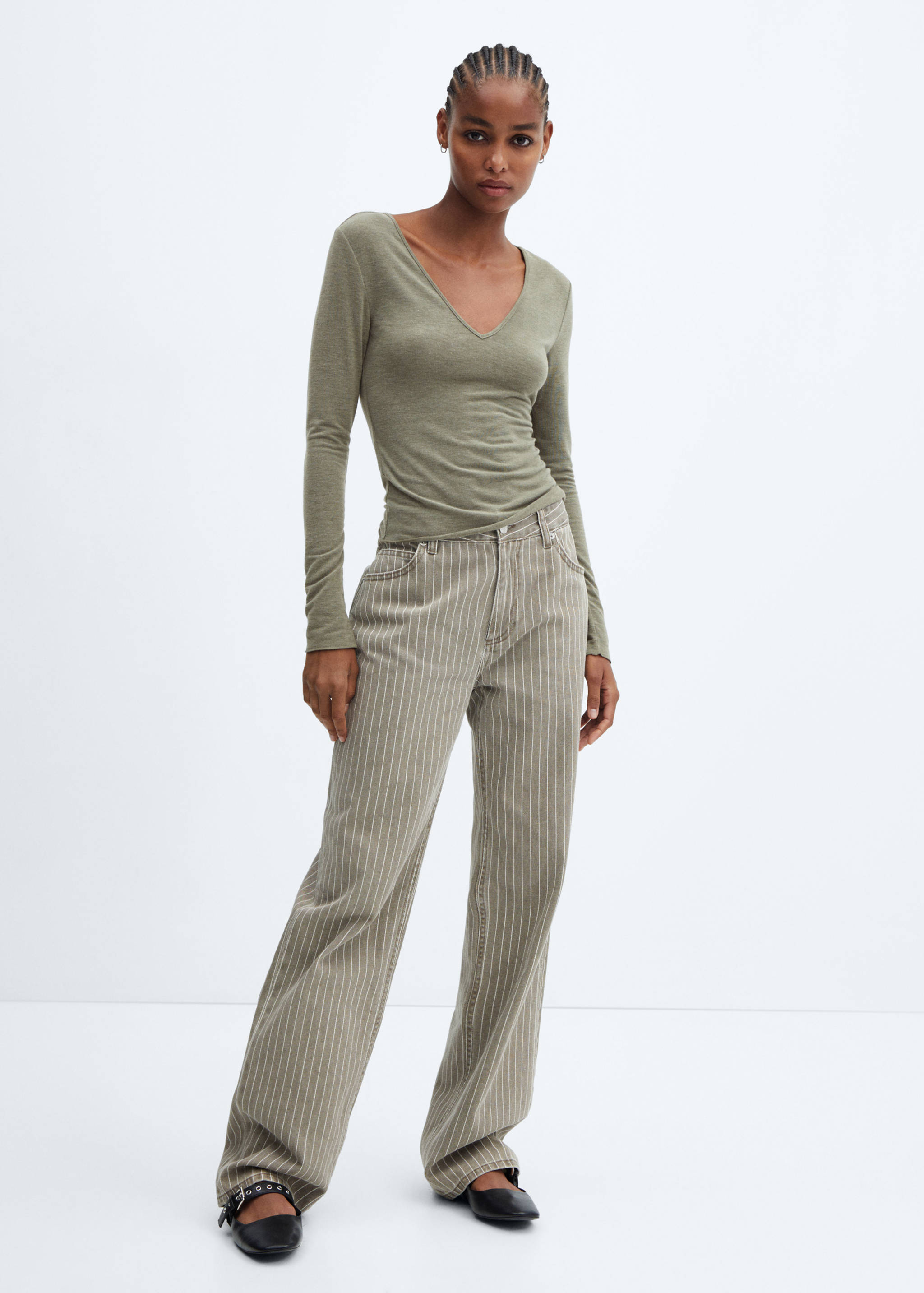 V-neck T-shirt - General plane