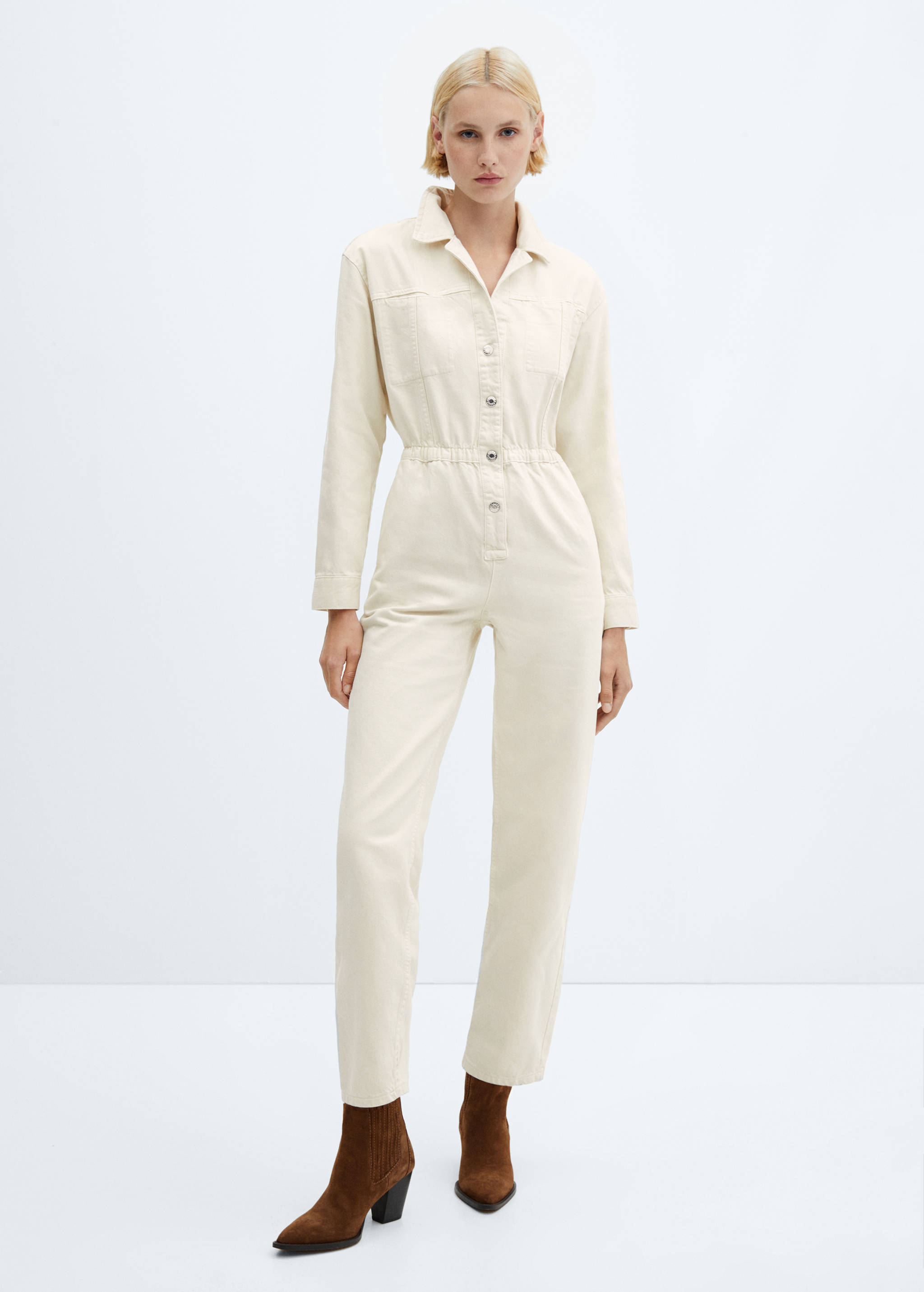 Mono vaquero largo - Plano general