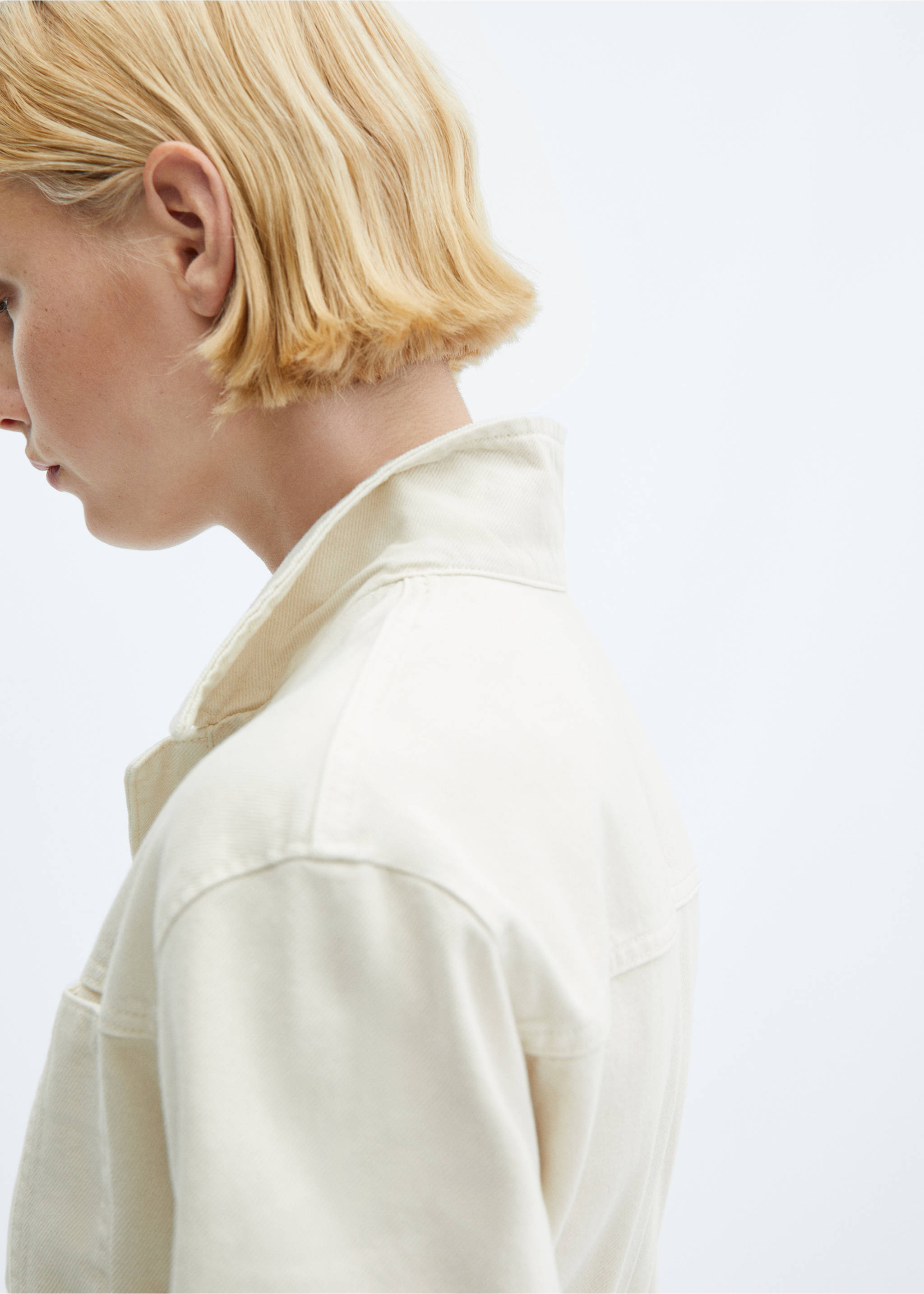 Long denim jumpsuit - Details of the article 3, Ecru. Ref: 57085993-00.