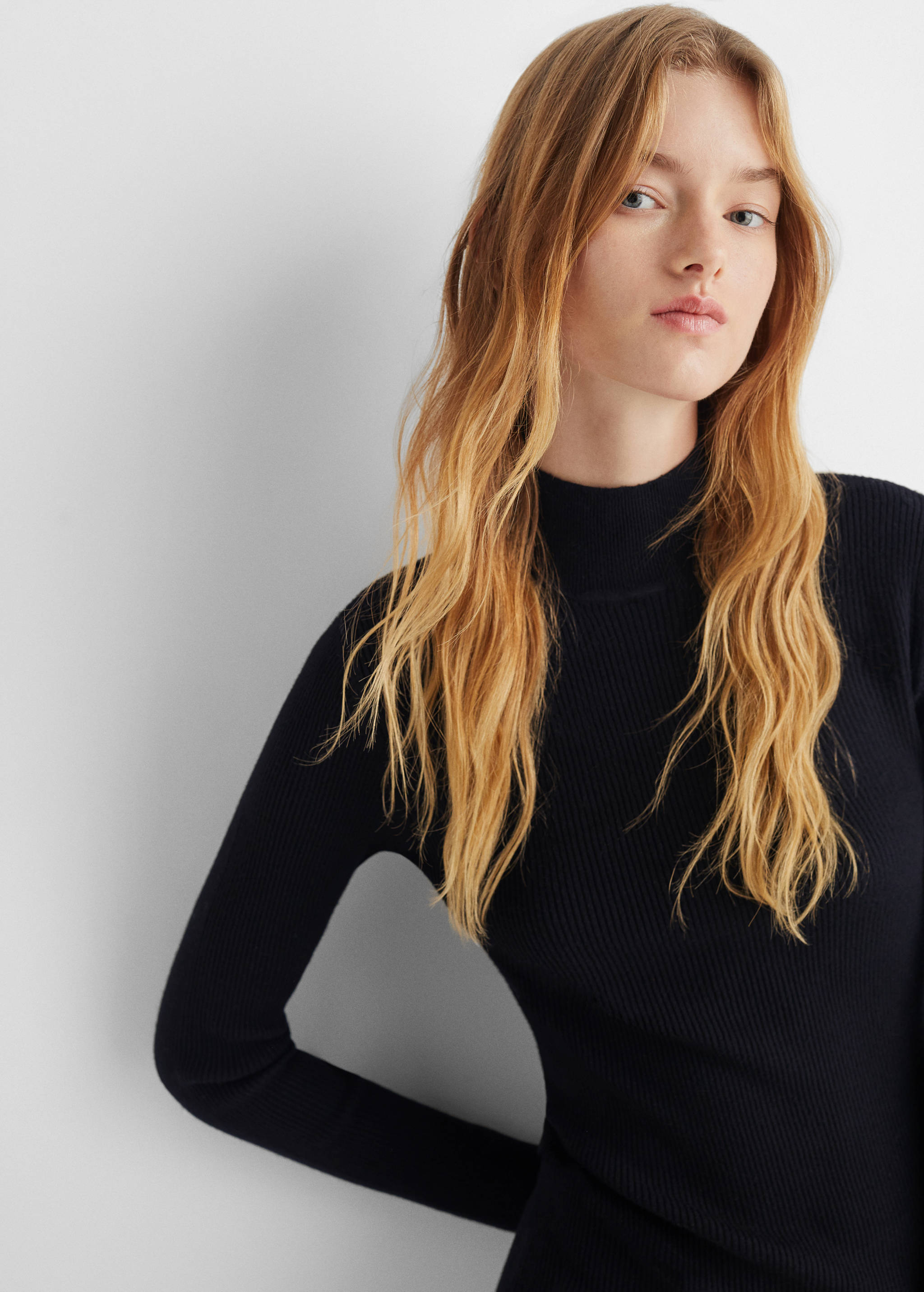 Knitted dress with open back - Details of the article 1