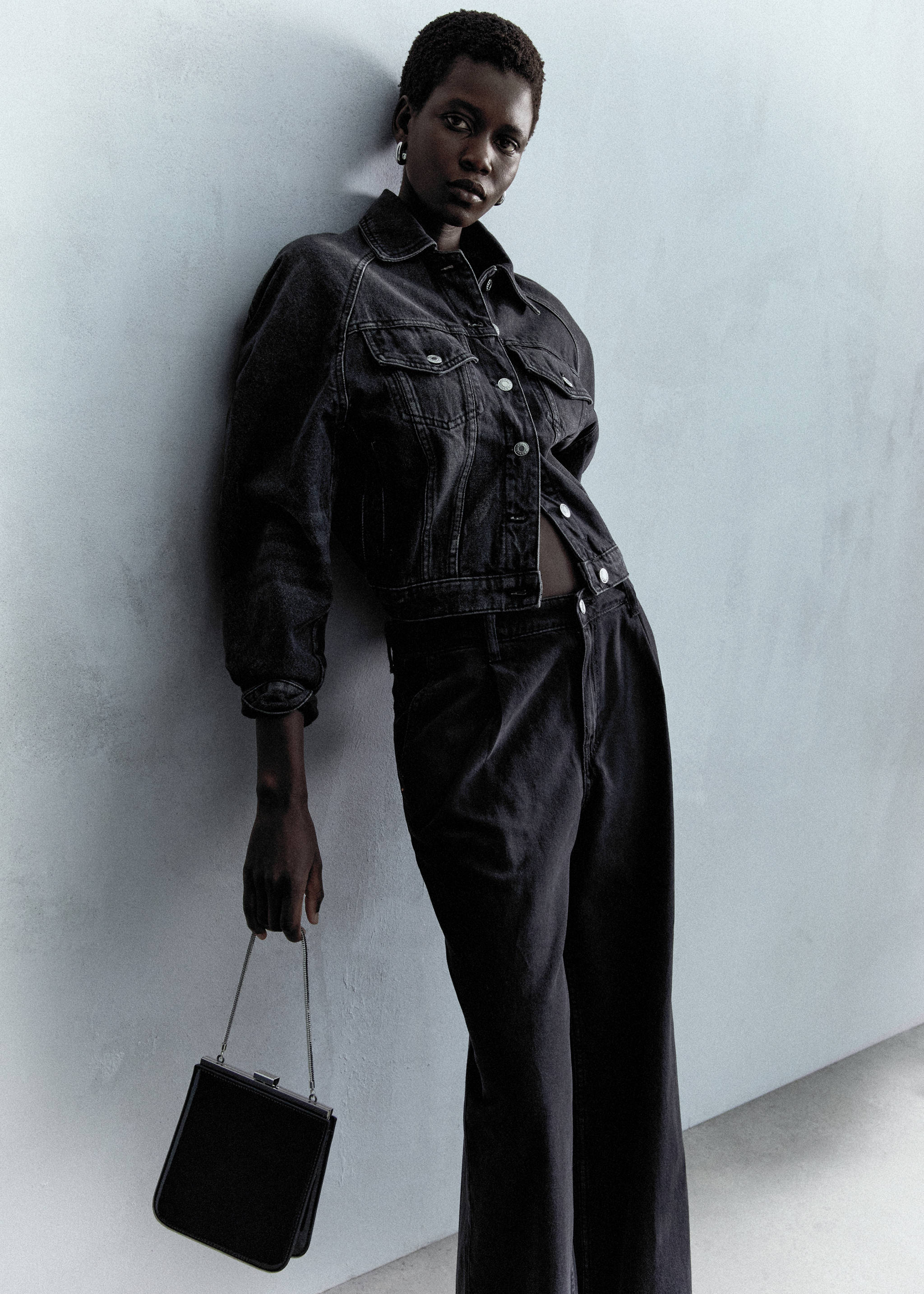 High-waist balloon jeans - Details of the article 6, Black denim. Ref: 57086019-00.