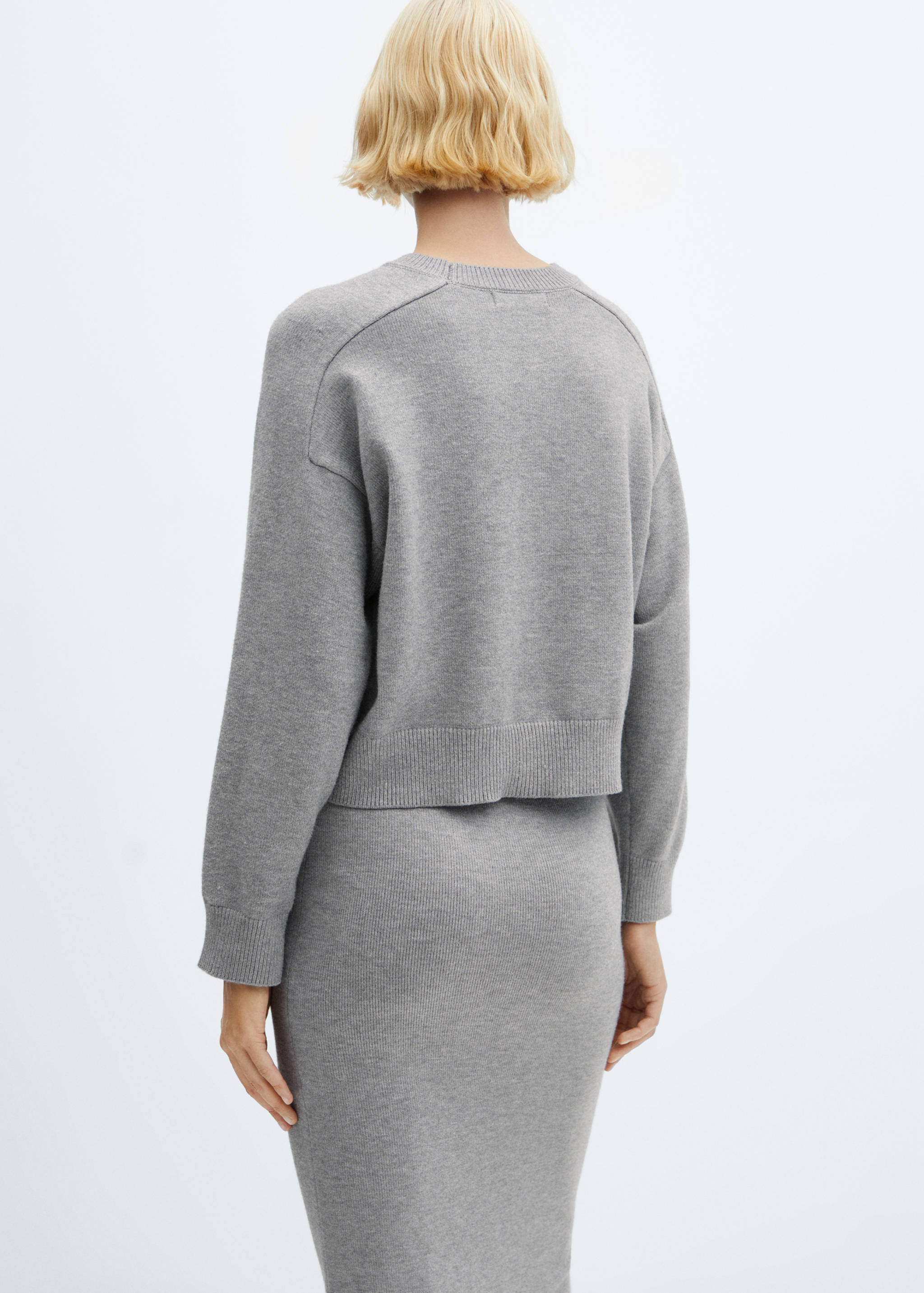 Pullover mit Ziernähten - Rückseite des Artikels