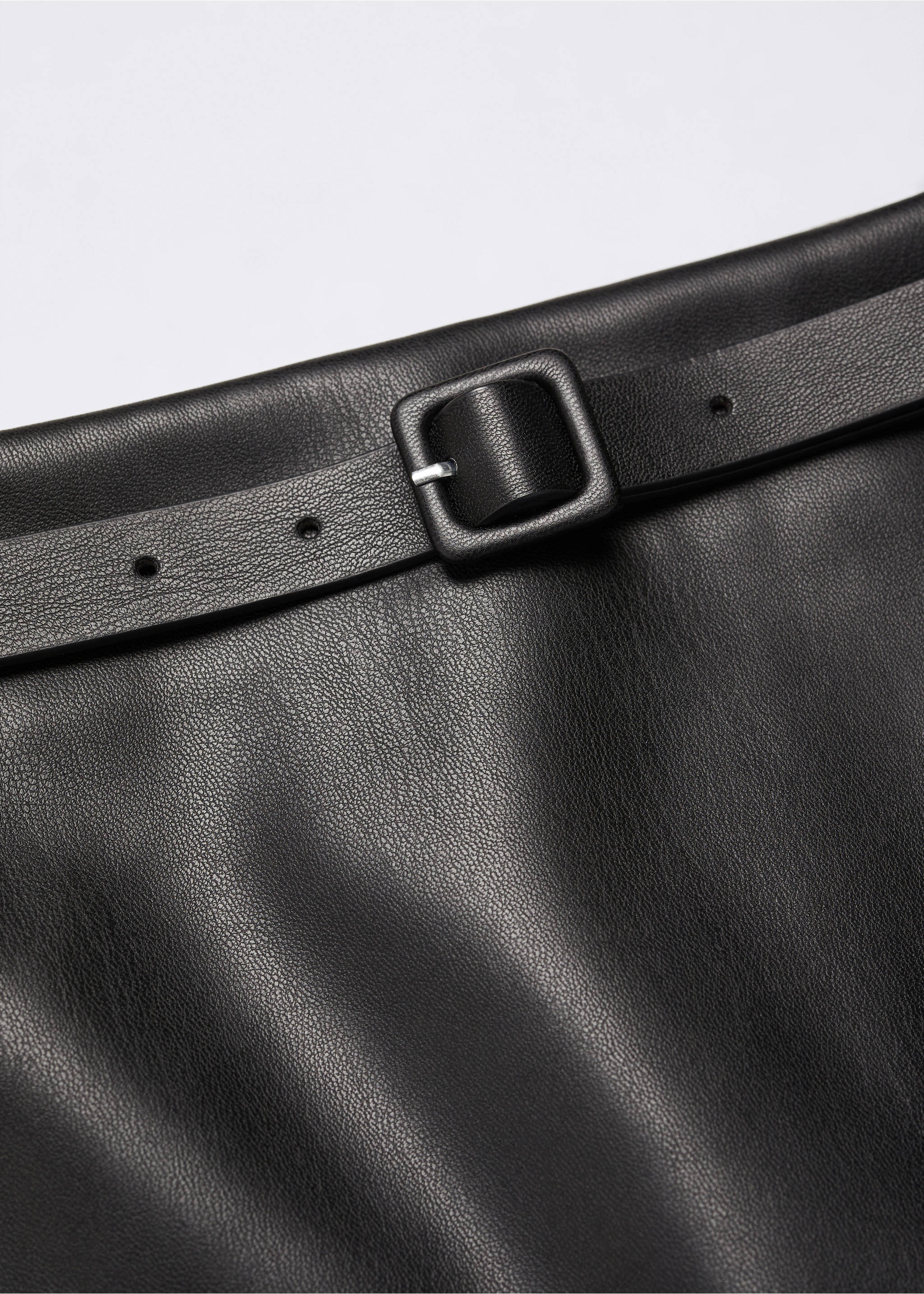 Faux-leather mini-skirt with belt - Details of the article 8, Black. Ref: 57086712-00.