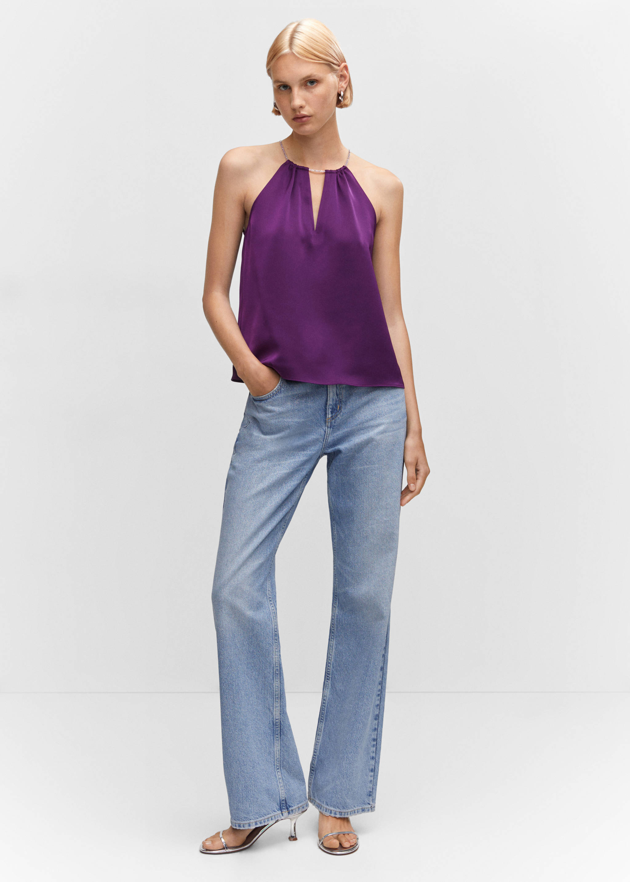 Neckholder-Top mit Strassdetail - Allgemeine Ansicht