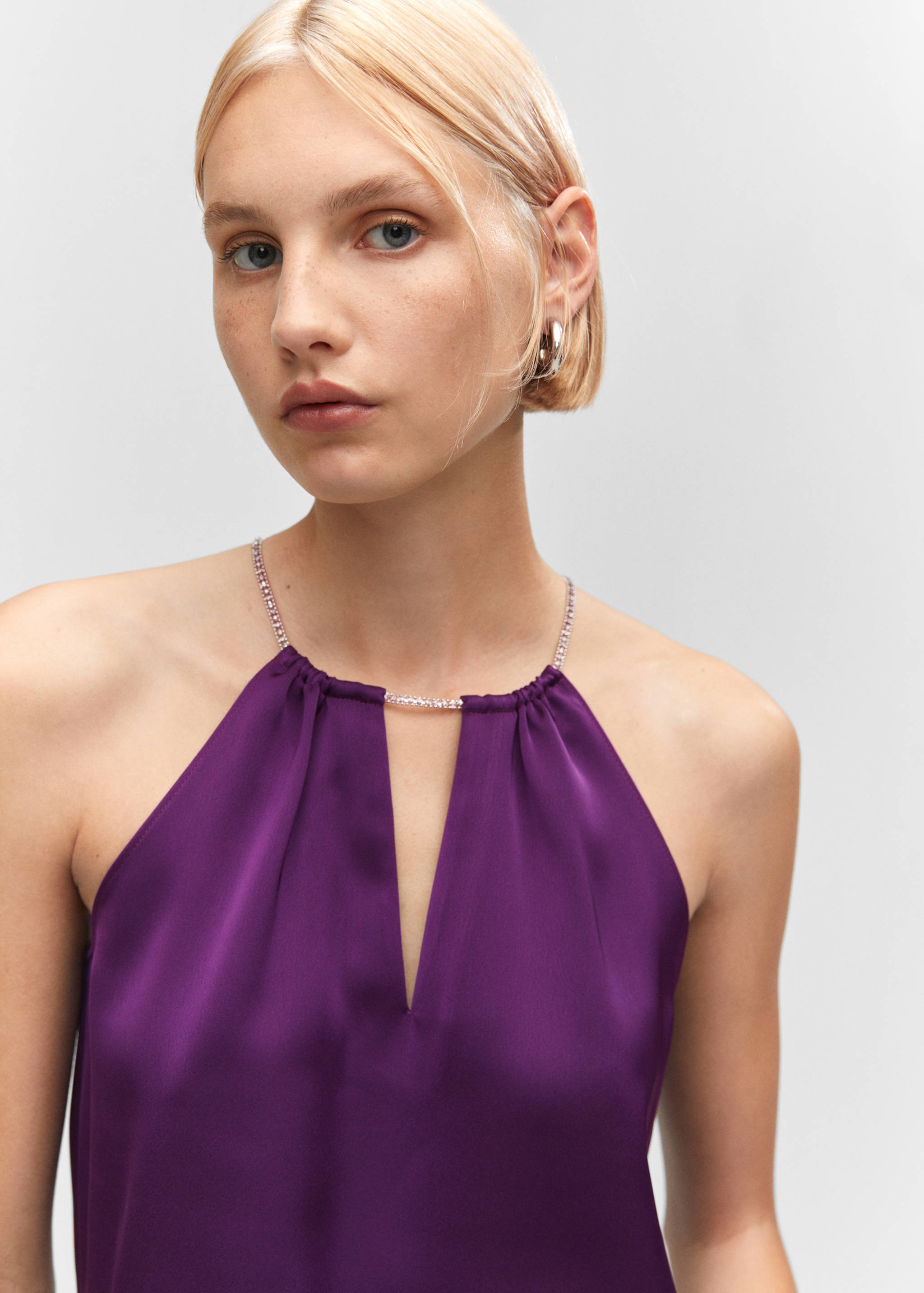 Neckholder-Top mit Strassdetail - Detail des Artikels 1