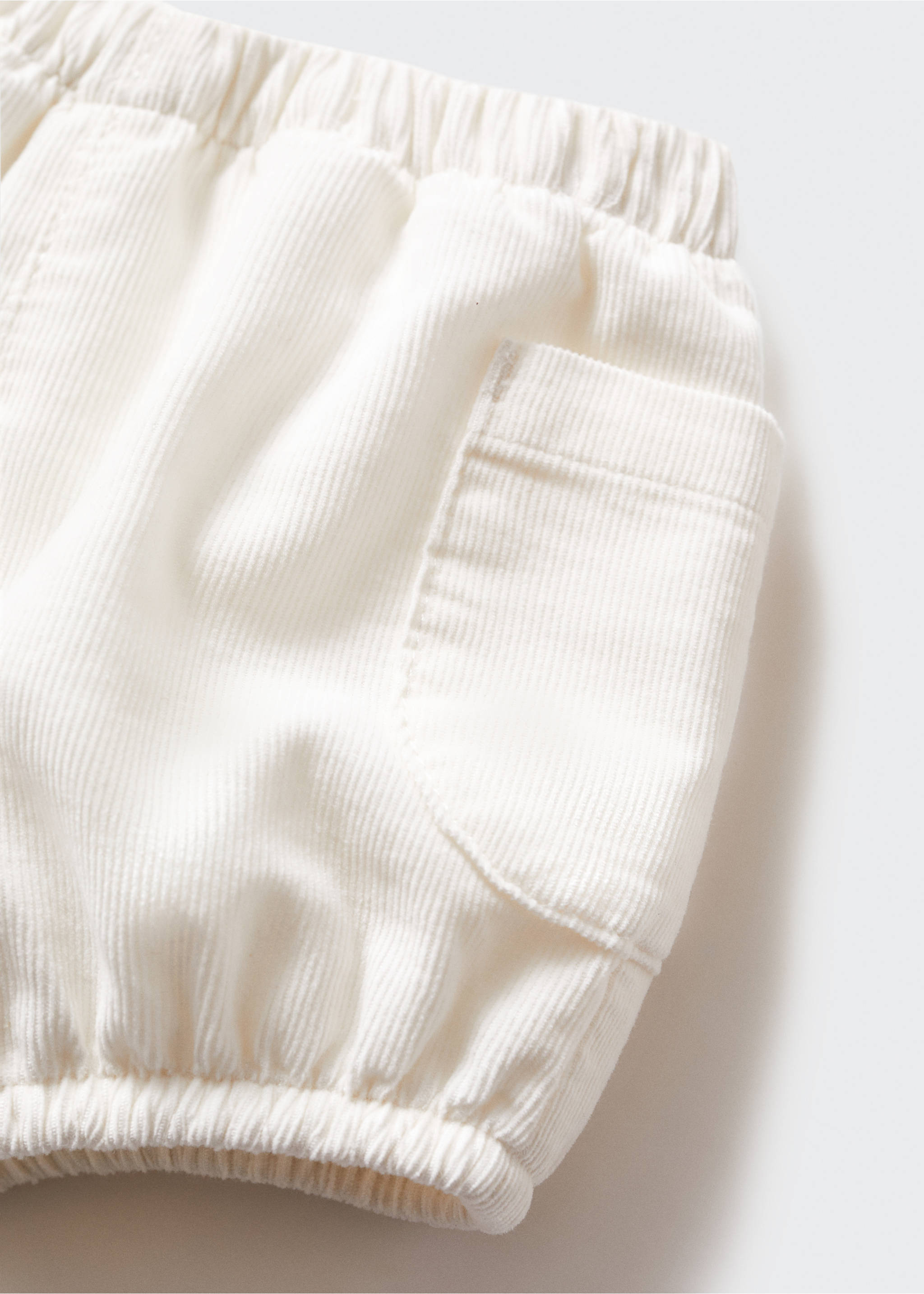 Pocketed corduroy shorts - Details of the article 0, Off White. Ref: 57086724-00.