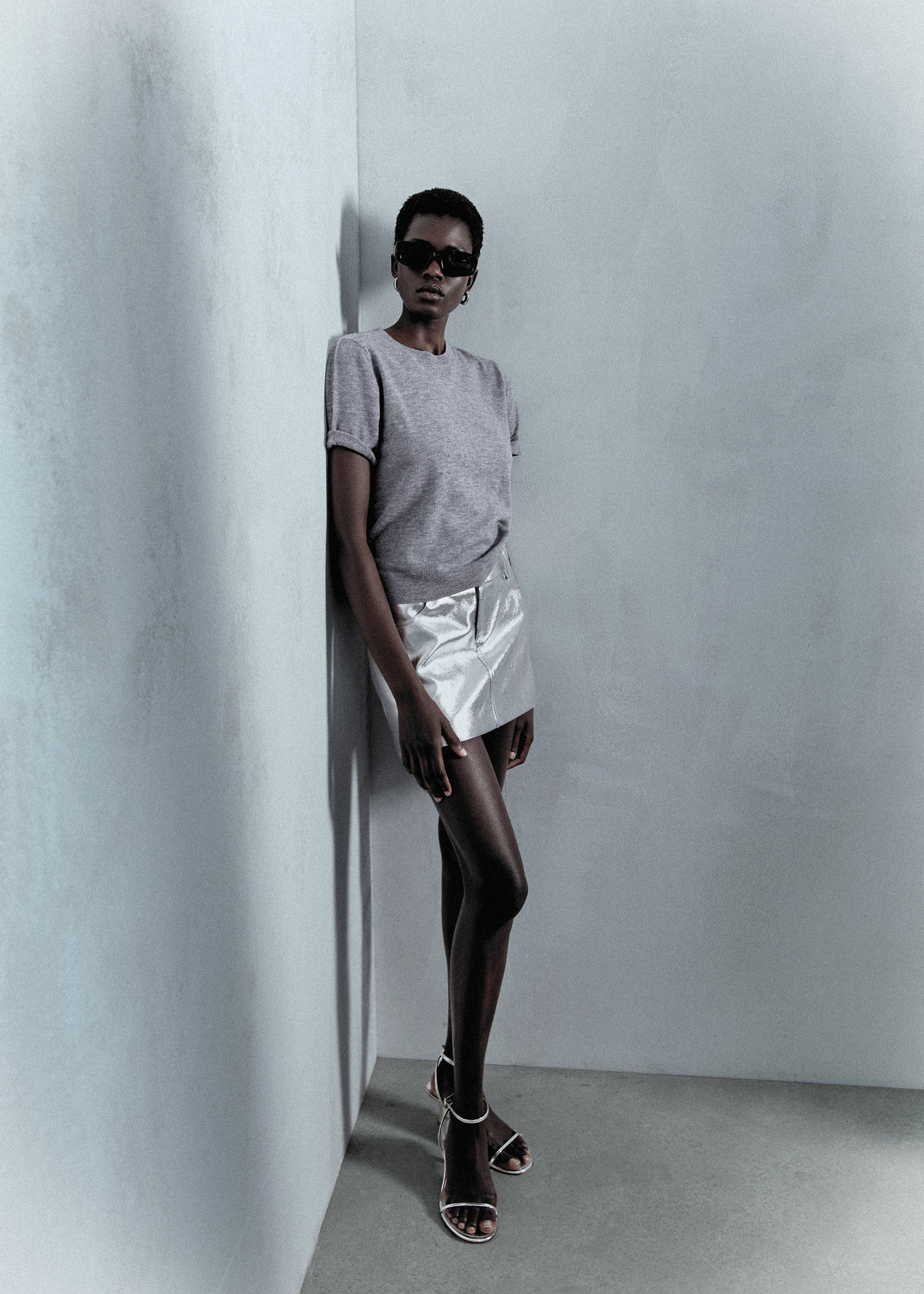 Metallic faux-leather mini-skirt - Details of the article 7, Silver. Ref: 57086726-00.