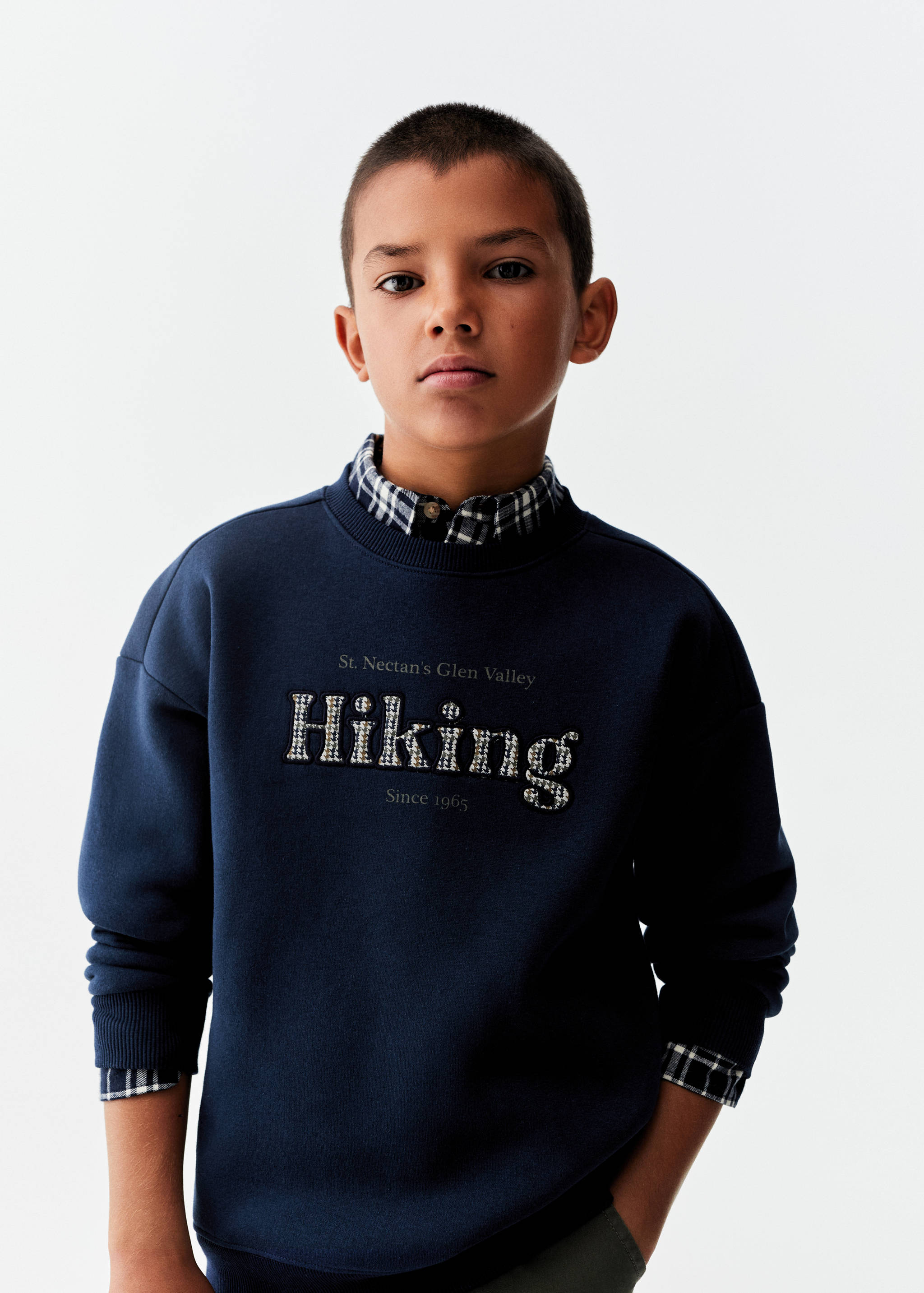 Gemustertes Sweatshirt mit Aufschrift - Detail des Artikels 1