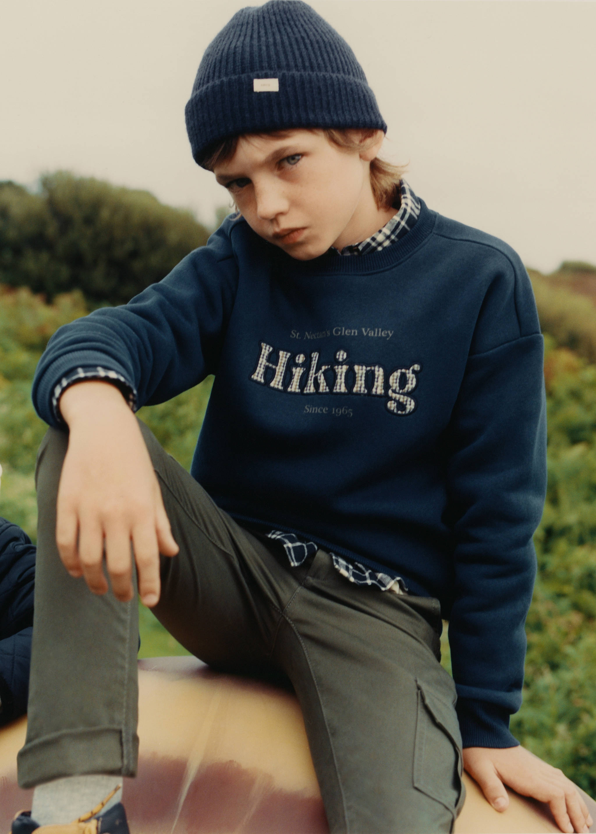 Gemustertes Sweatshirt mit Aufschrift - Detail des Artikels 6