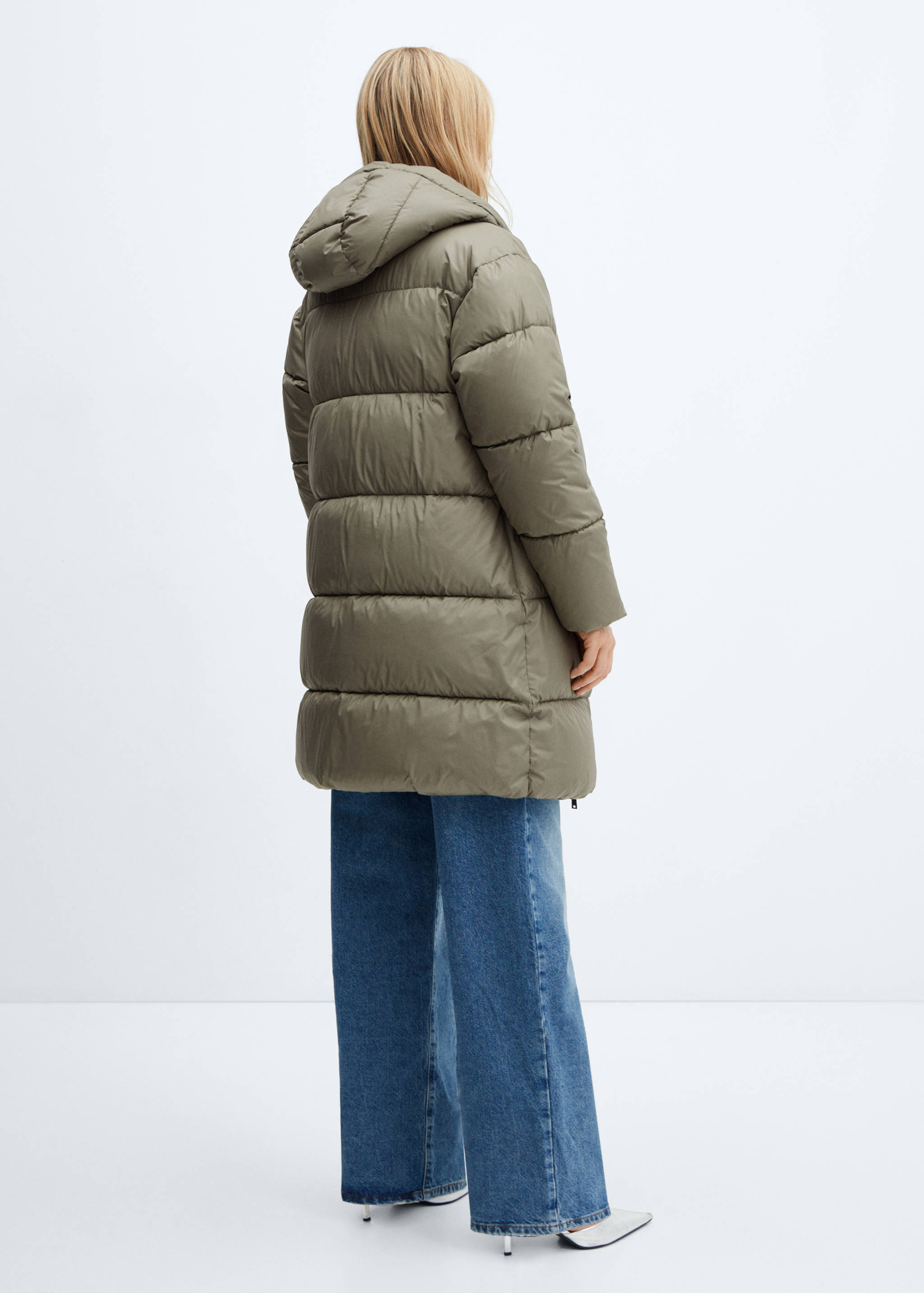 Padded carrying anorak with hood - Reverse of the article