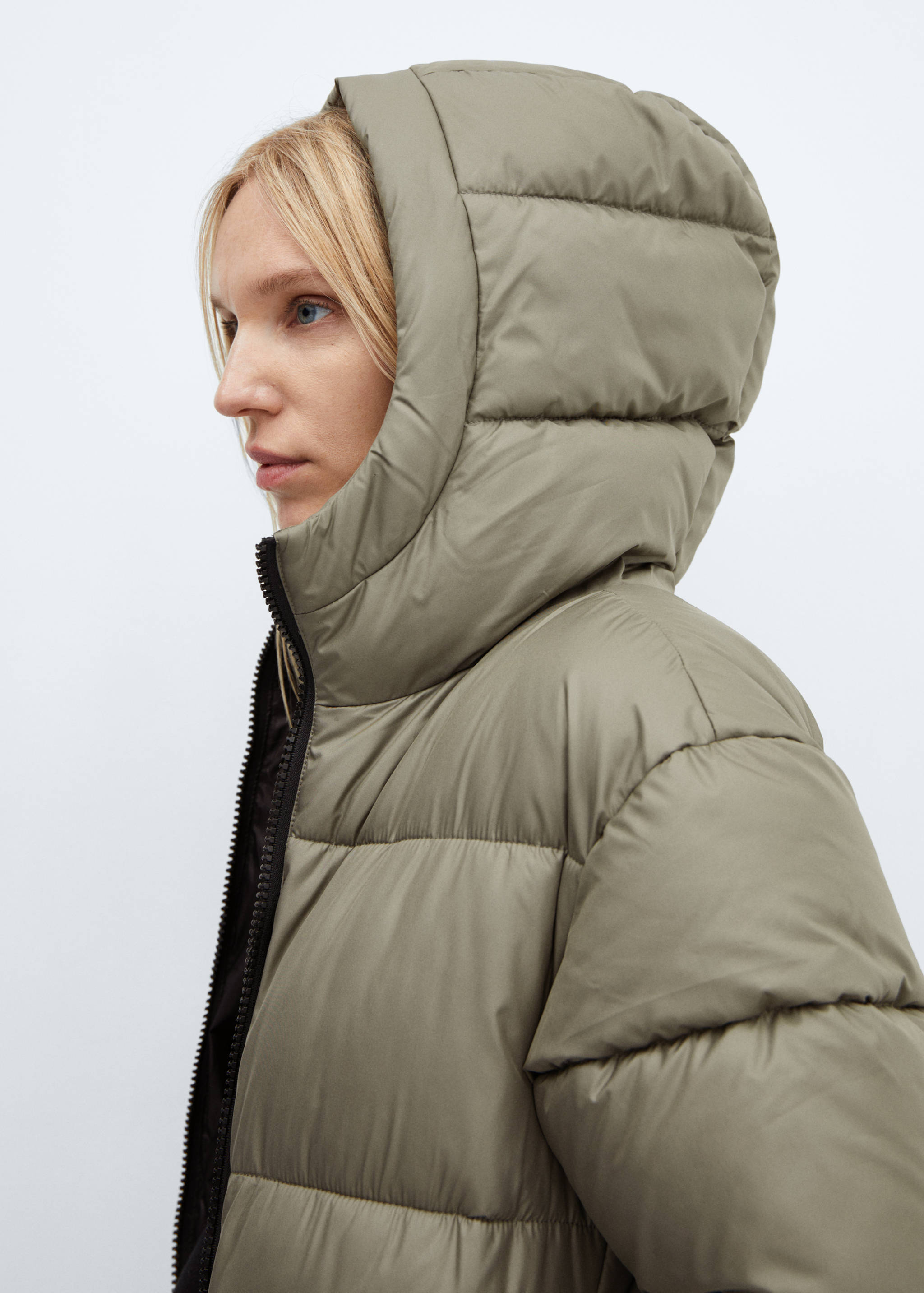 Padded carrying anorak with hood - Details of the article 6