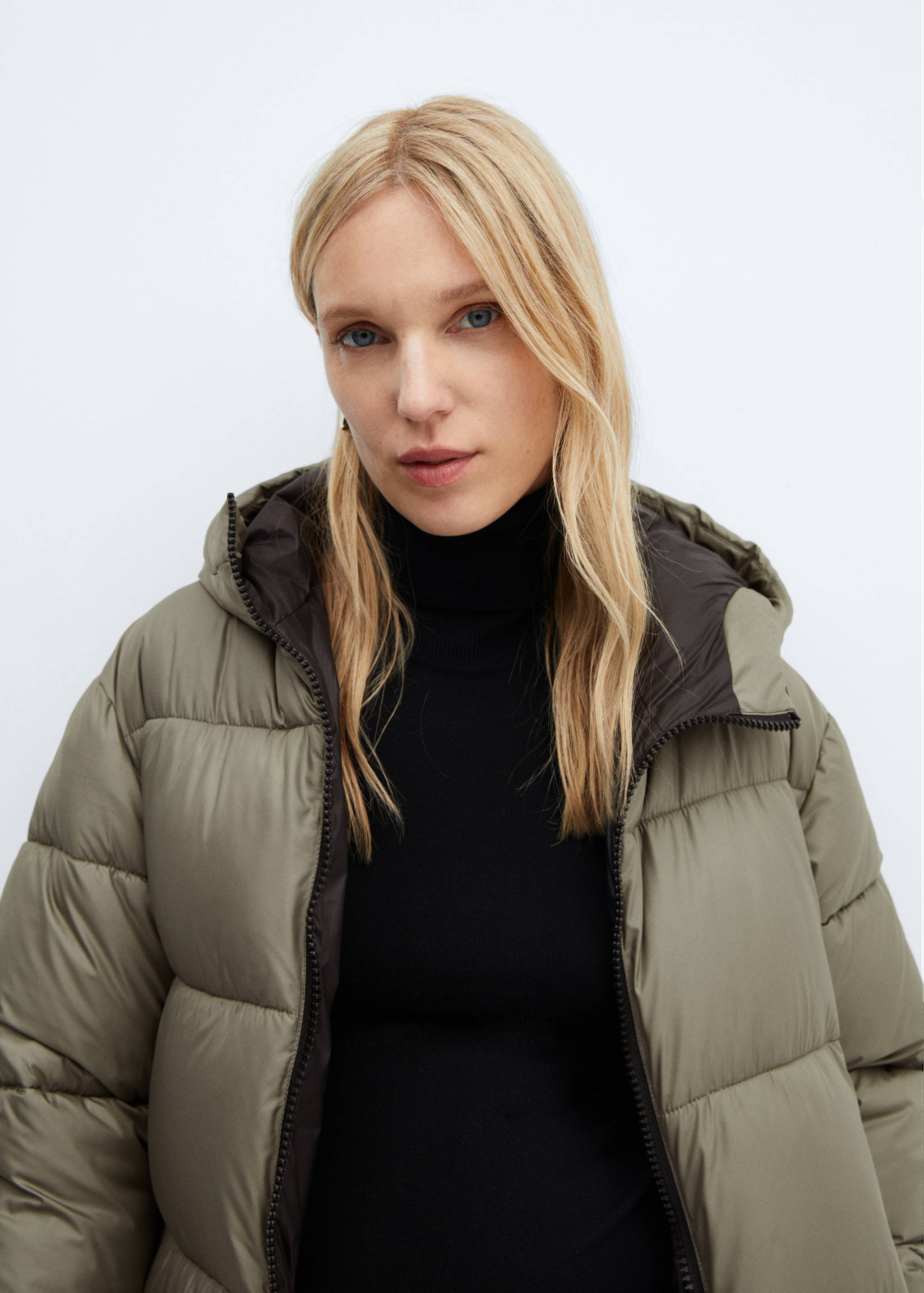 Padded carrying anorak with hood - Details of the article 2