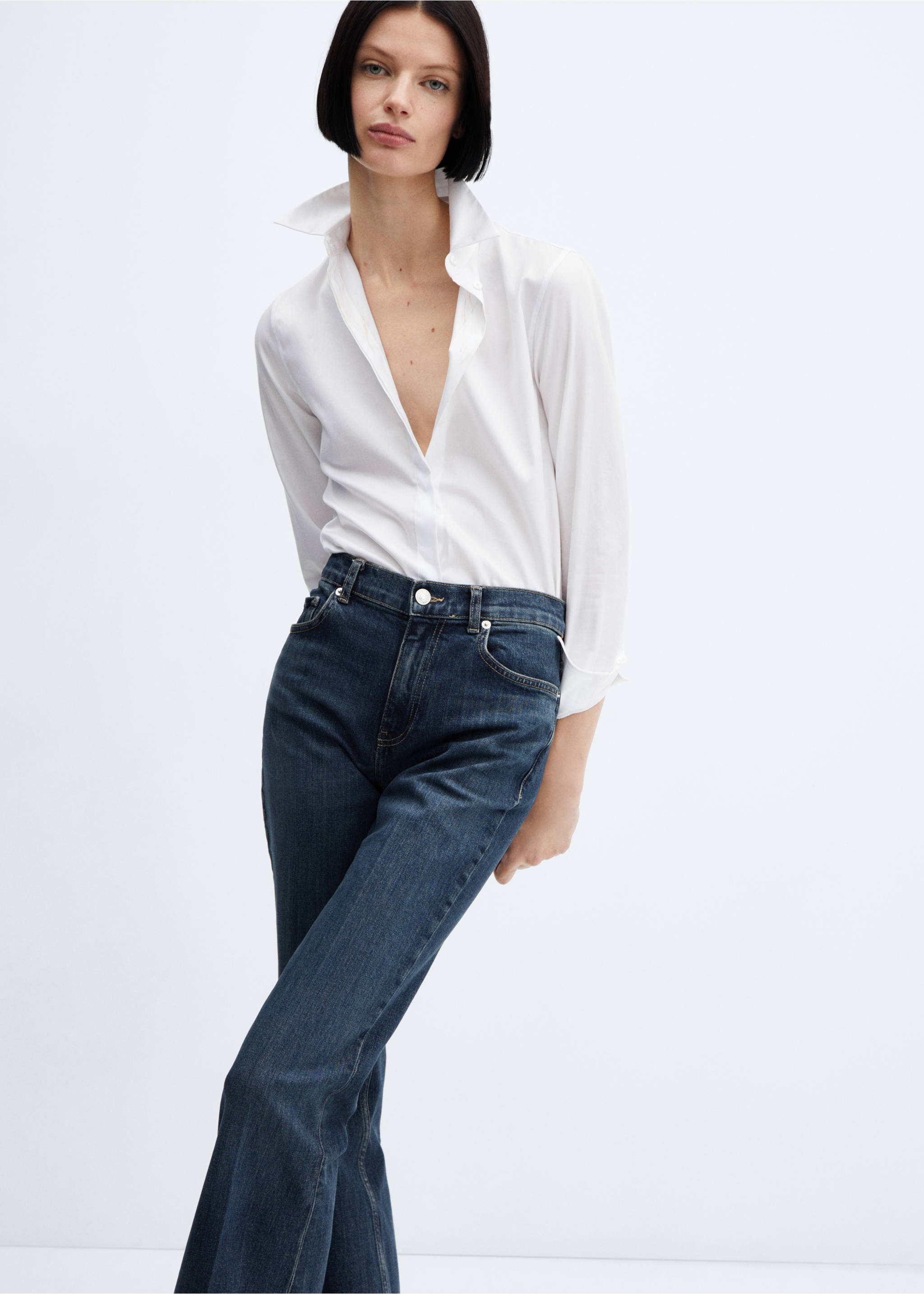 Medium-rise flared jeans - Details of the article 1, Dark Vintage Blue. Ref: 57087717-00.